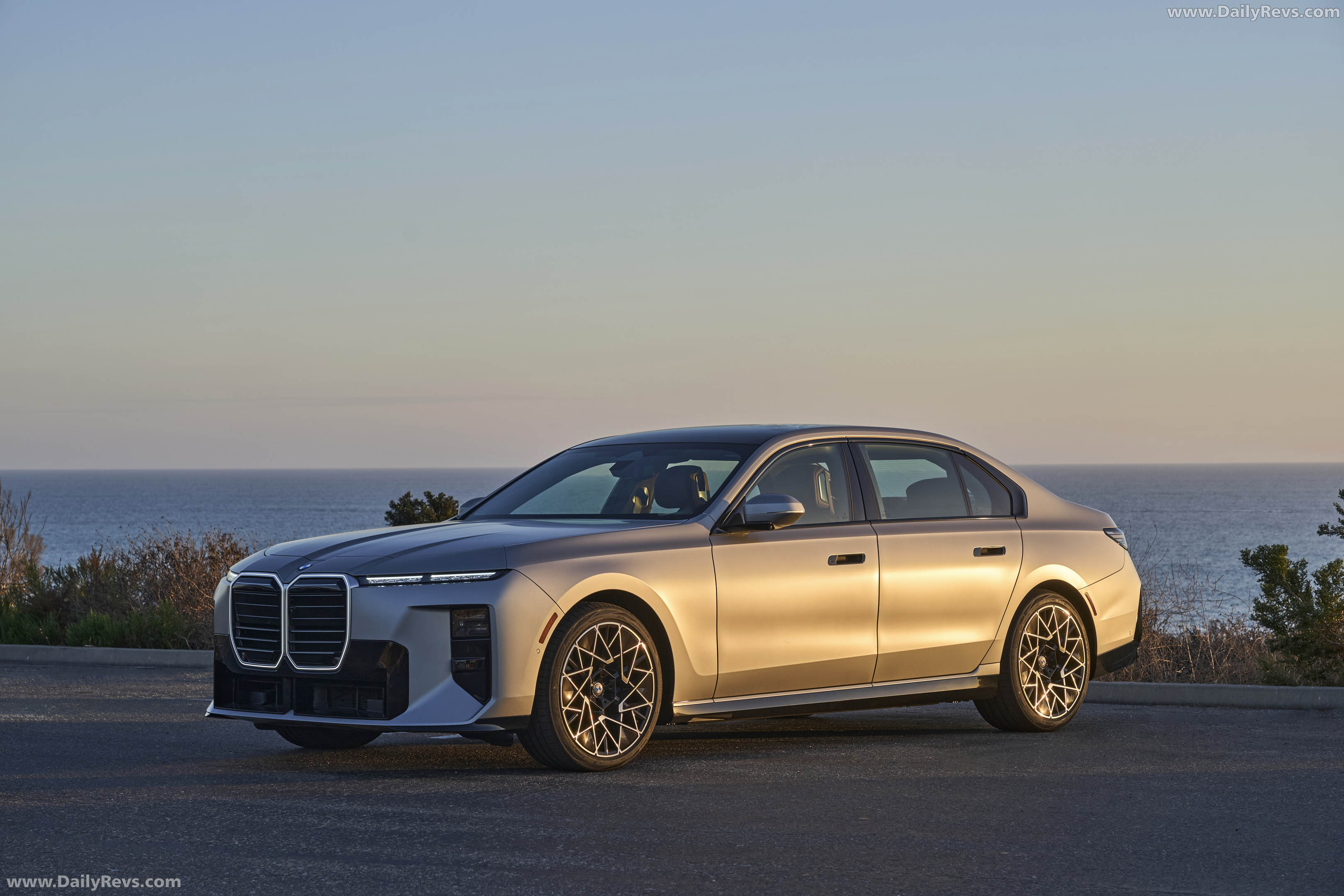 2027 BMW 740 xDrive M Sport Package G70 Front View