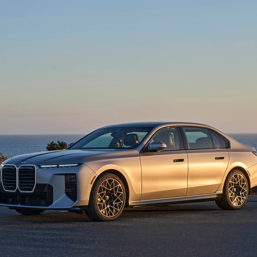 2027 BMW 740 xDrive M Sport Package G70 Front View