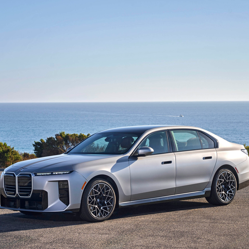2027 BMW 740 xDrive M Sport Package G70 Front View