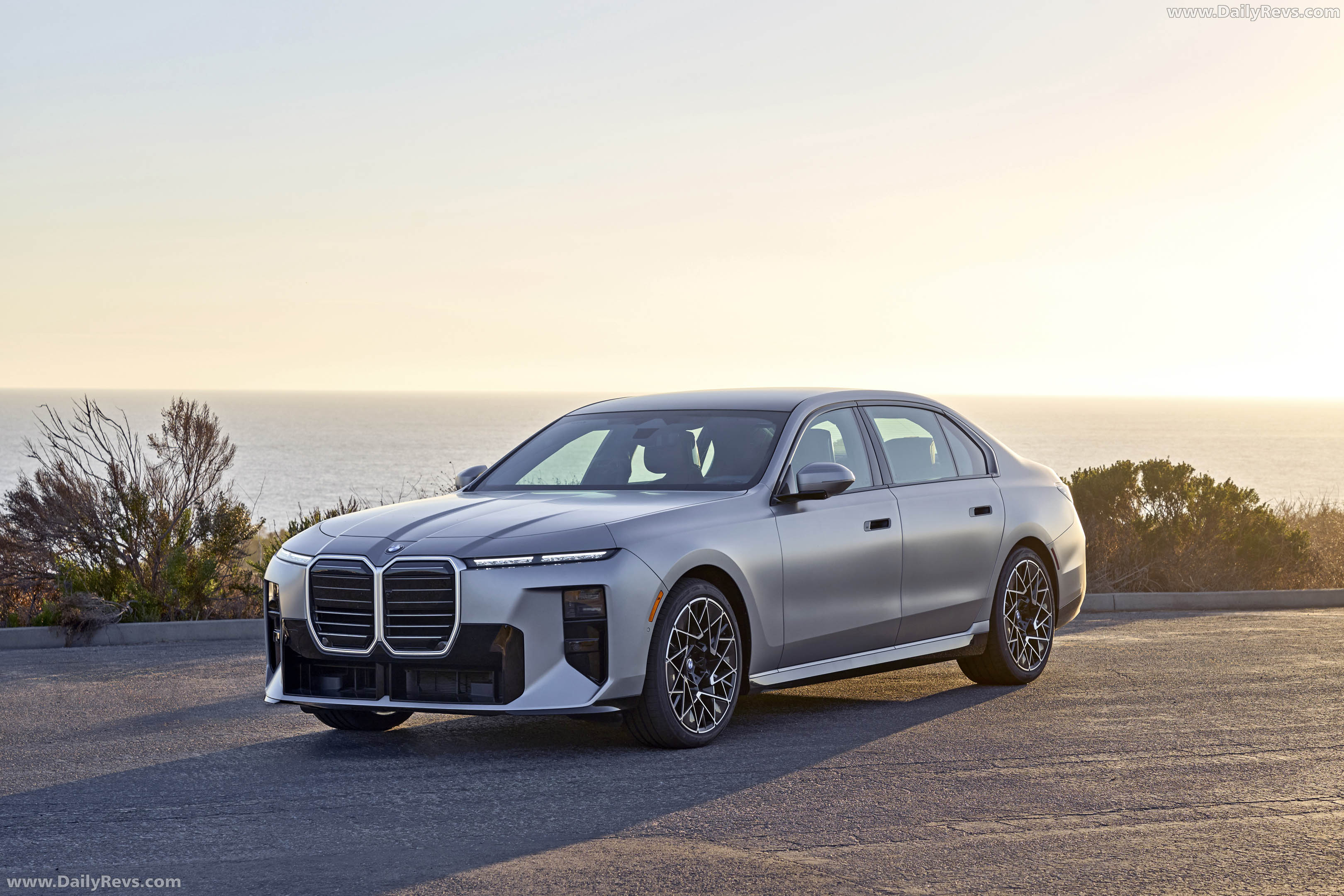 2027 BMW 740 xDrive M Sport Package G70 Front View