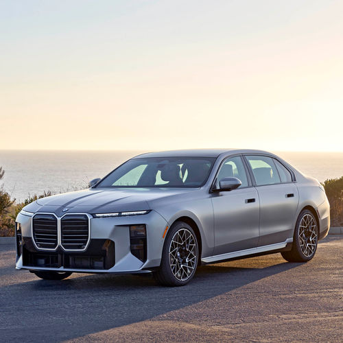 2027 BMW 740 xDrive M Sport Package G70 Front View