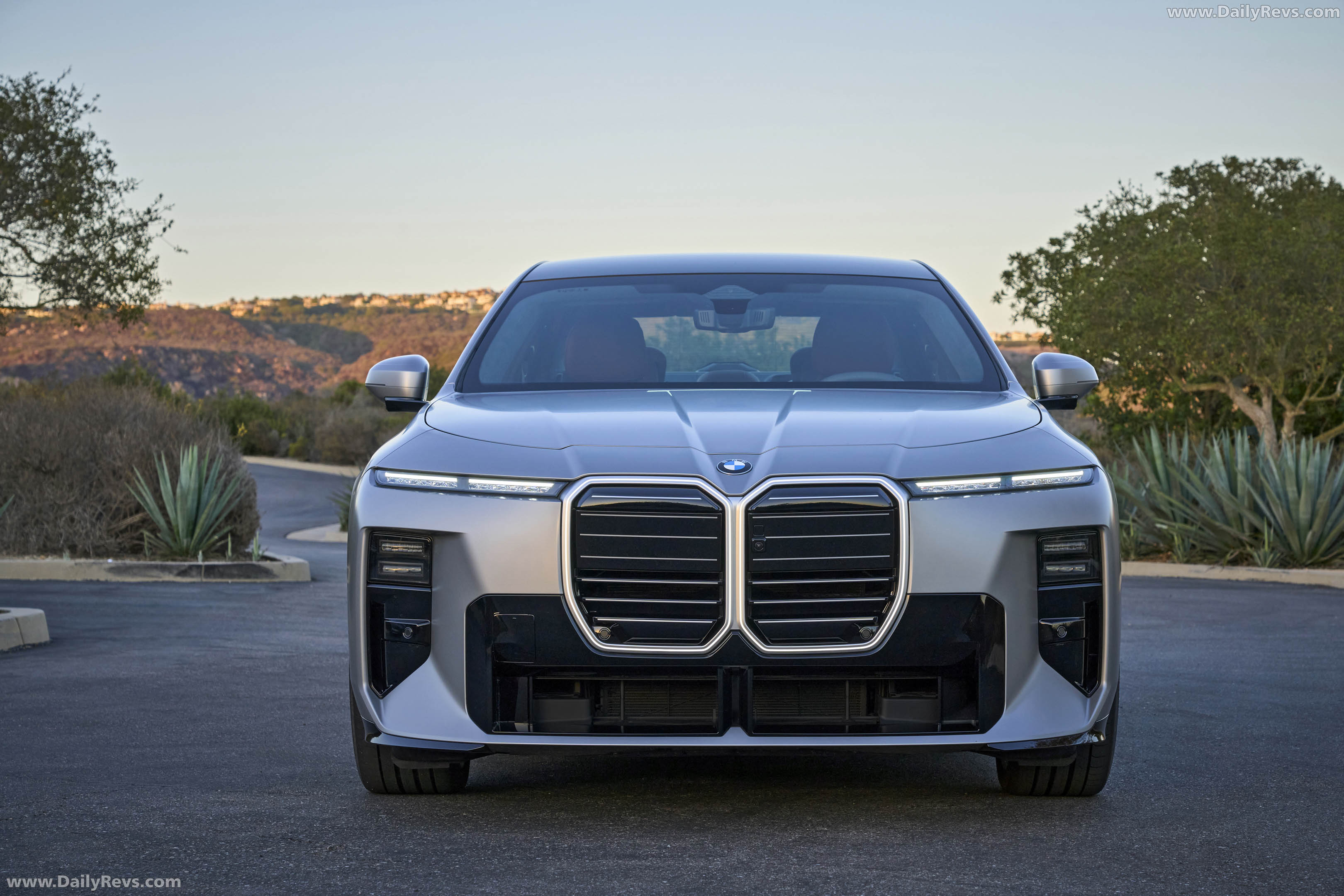 2027 BMW 740 xDrive M Sport Package G70 Front View