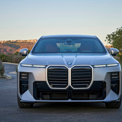2027 BMW 740 xDrive M Sport Package G70 Front View