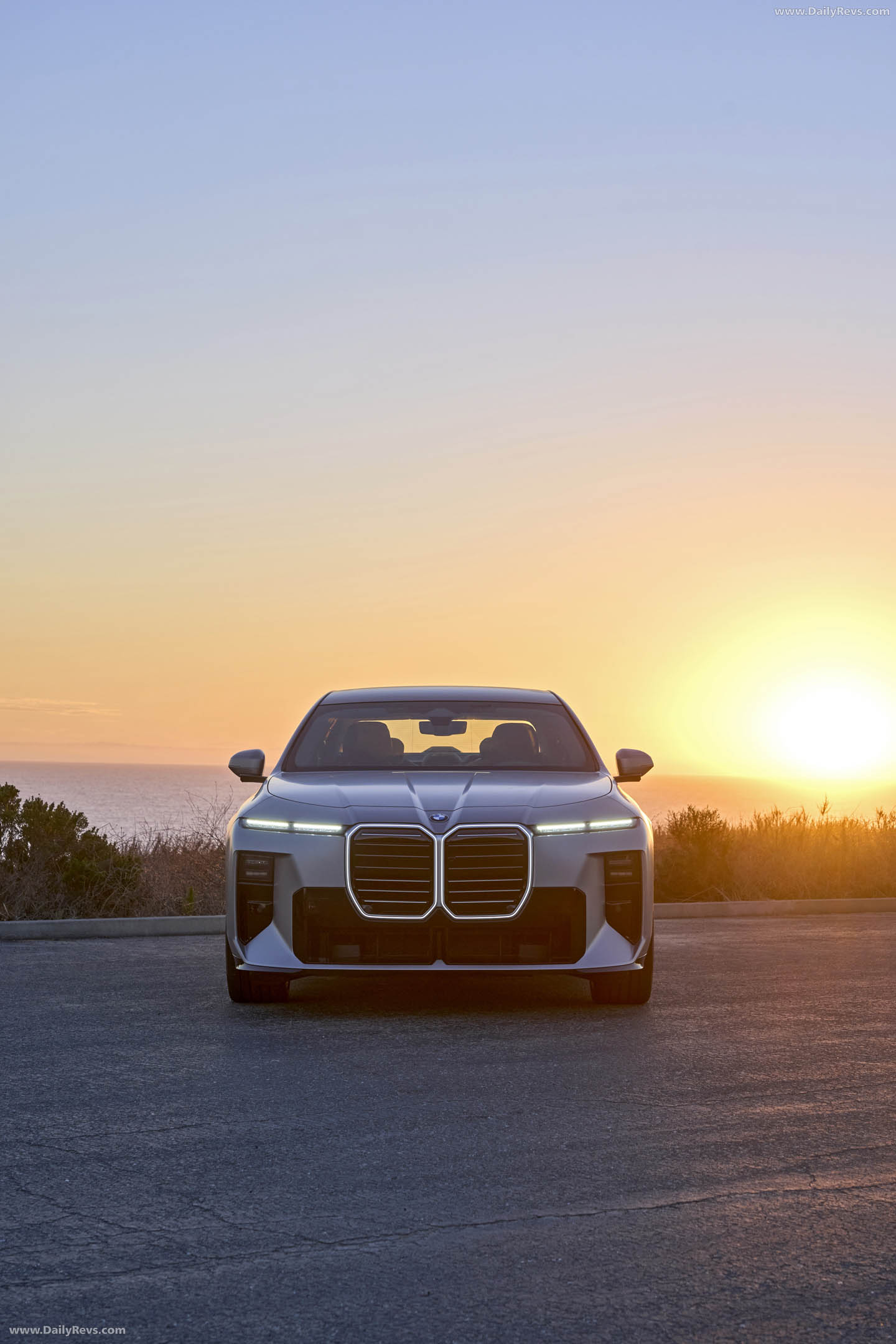 2027 BMW 740 xDrive M Sport Package G70 Front View
