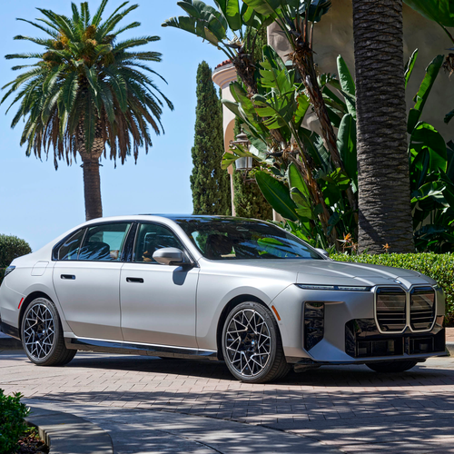 2027 BMW 740 xDrive M Sport Package G70 Front View