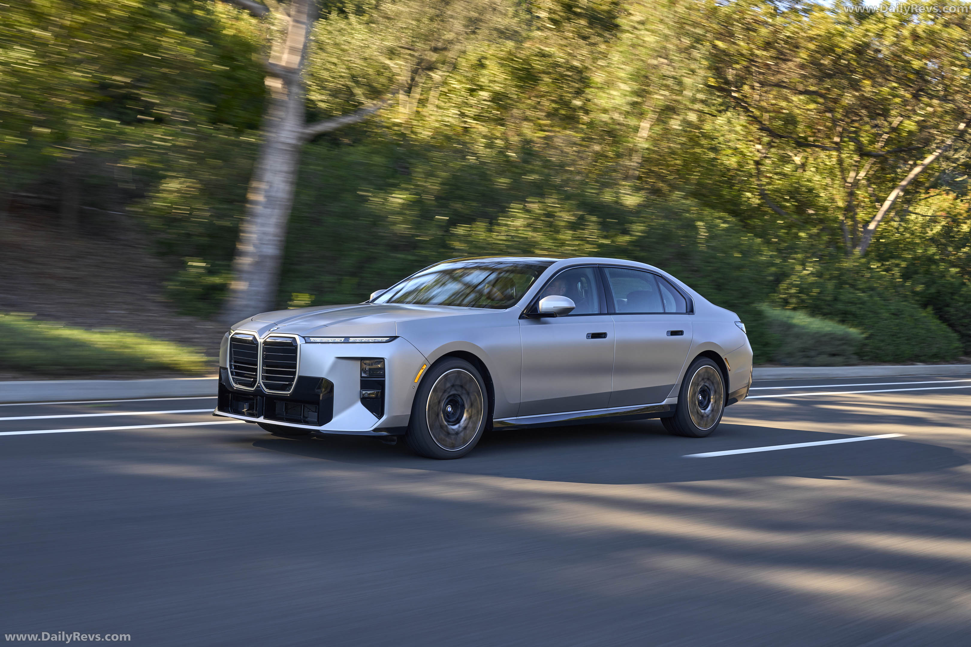 2027 BMW 740 xDrive M Sport Package G70 Front View
