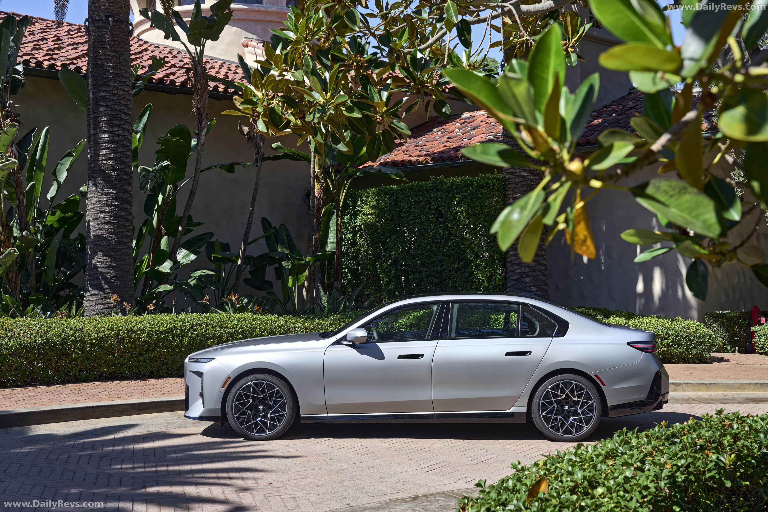 2027 BMW 740 xDrive M Sport Package G70 Side View