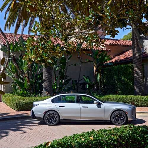 2027 BMW 740 xDrive M Sport Package G70 Side View