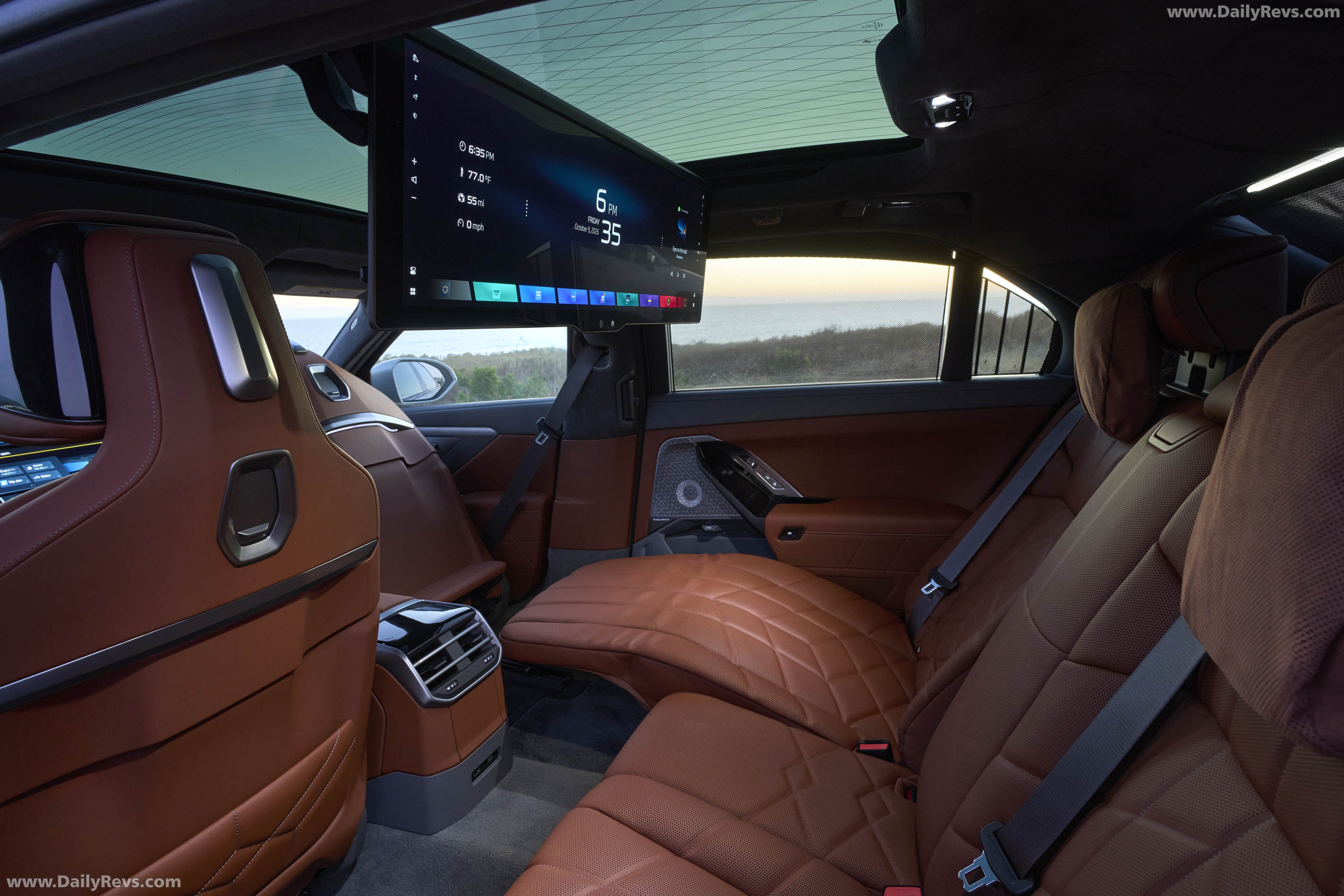 2027 BMW 740 xDrive M Sport Package G70 Interior