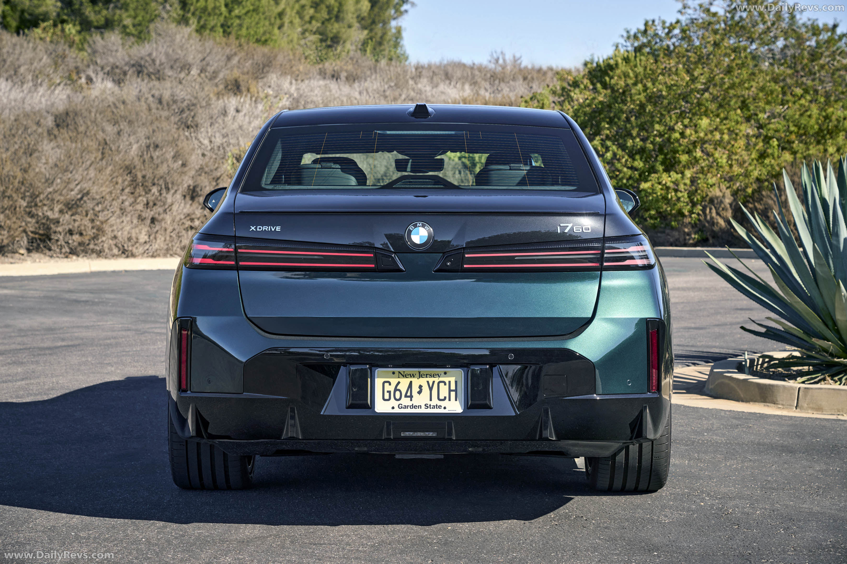 2027 BMW i7 60 xDrive M Sport Package Pro Rear View