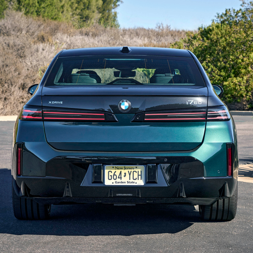 2027 BMW i7 60 xDrive M Sport Package Pro Rear View