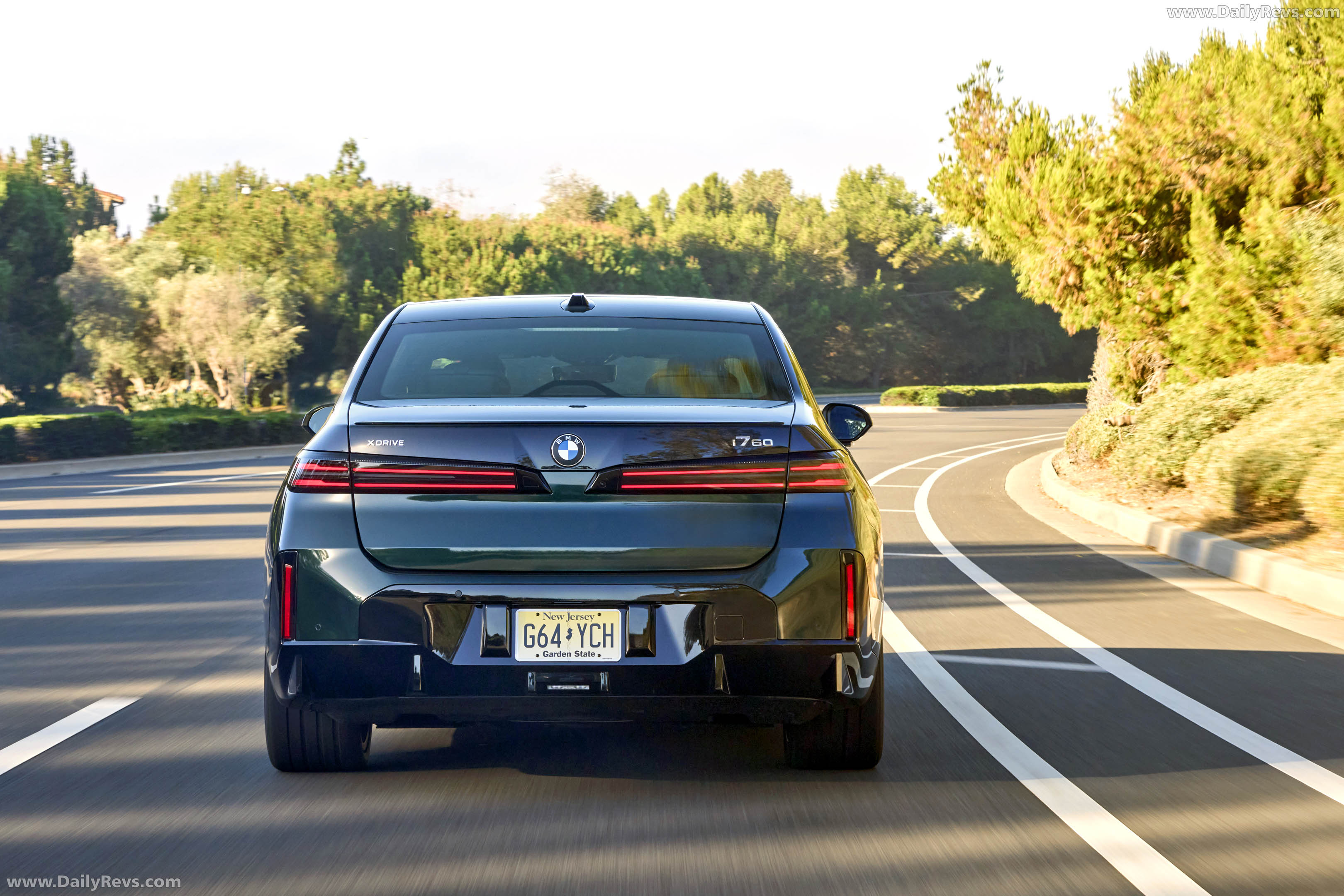 2027 BMW i7 60 xDrive M Sport Package Pro Rear View