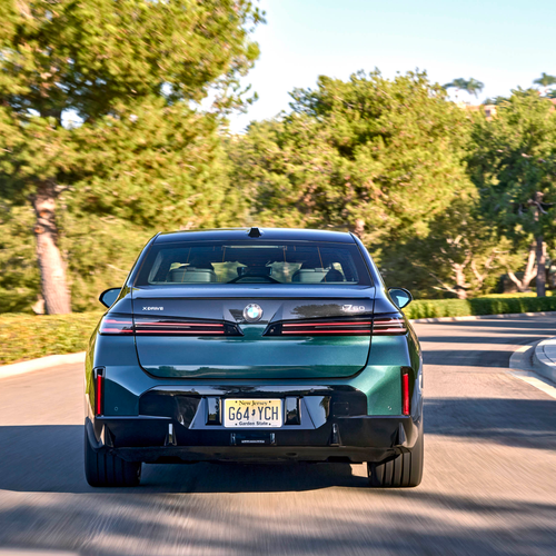 2027 BMW i7 60 xDrive M Sport Package Pro Rear View