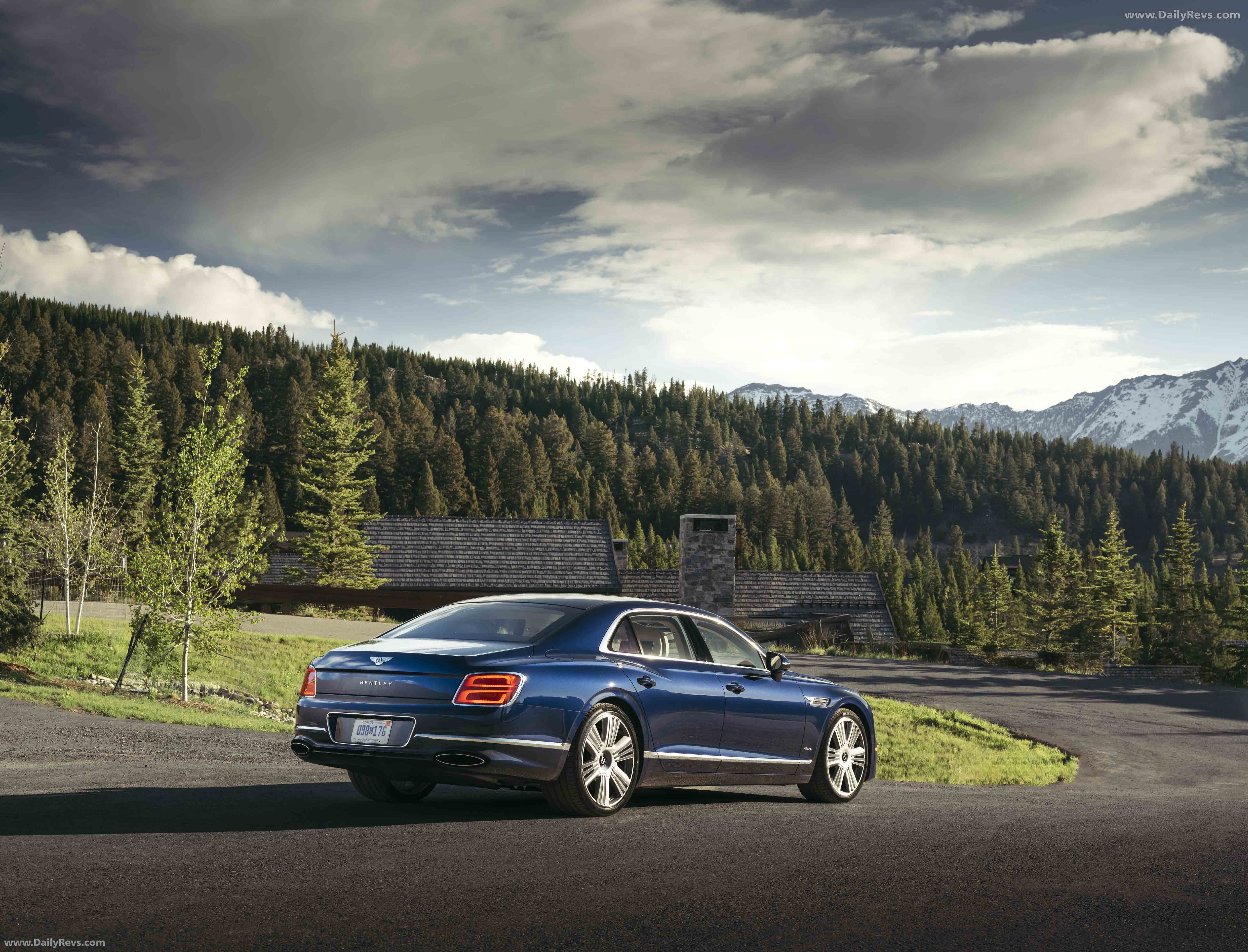 2025 Bentley Flying Spur Azure Rear View