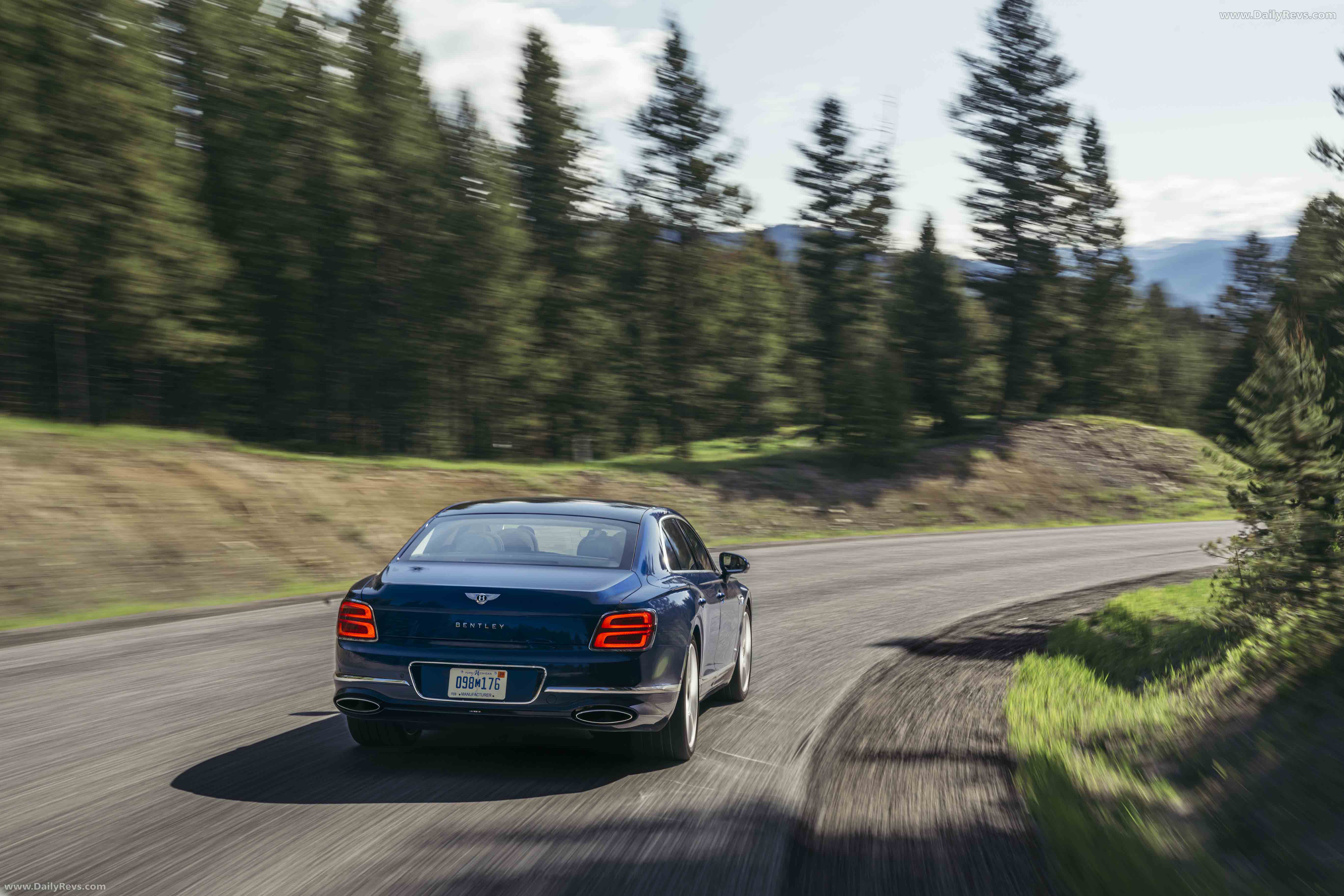 2025 Bentley Flying Spur Azure Rear View