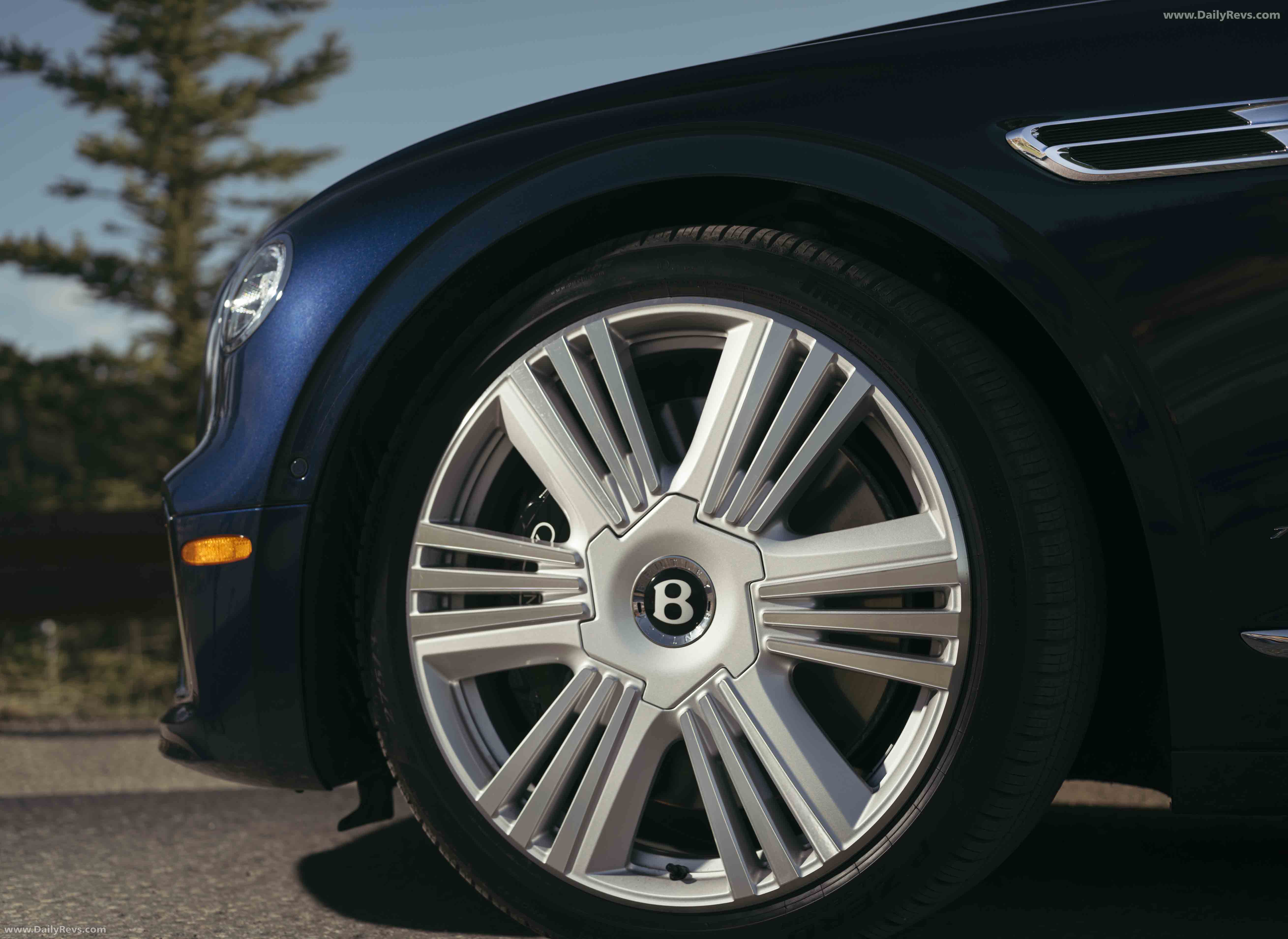 2025 Bentley Flying Spur Azure Exterior