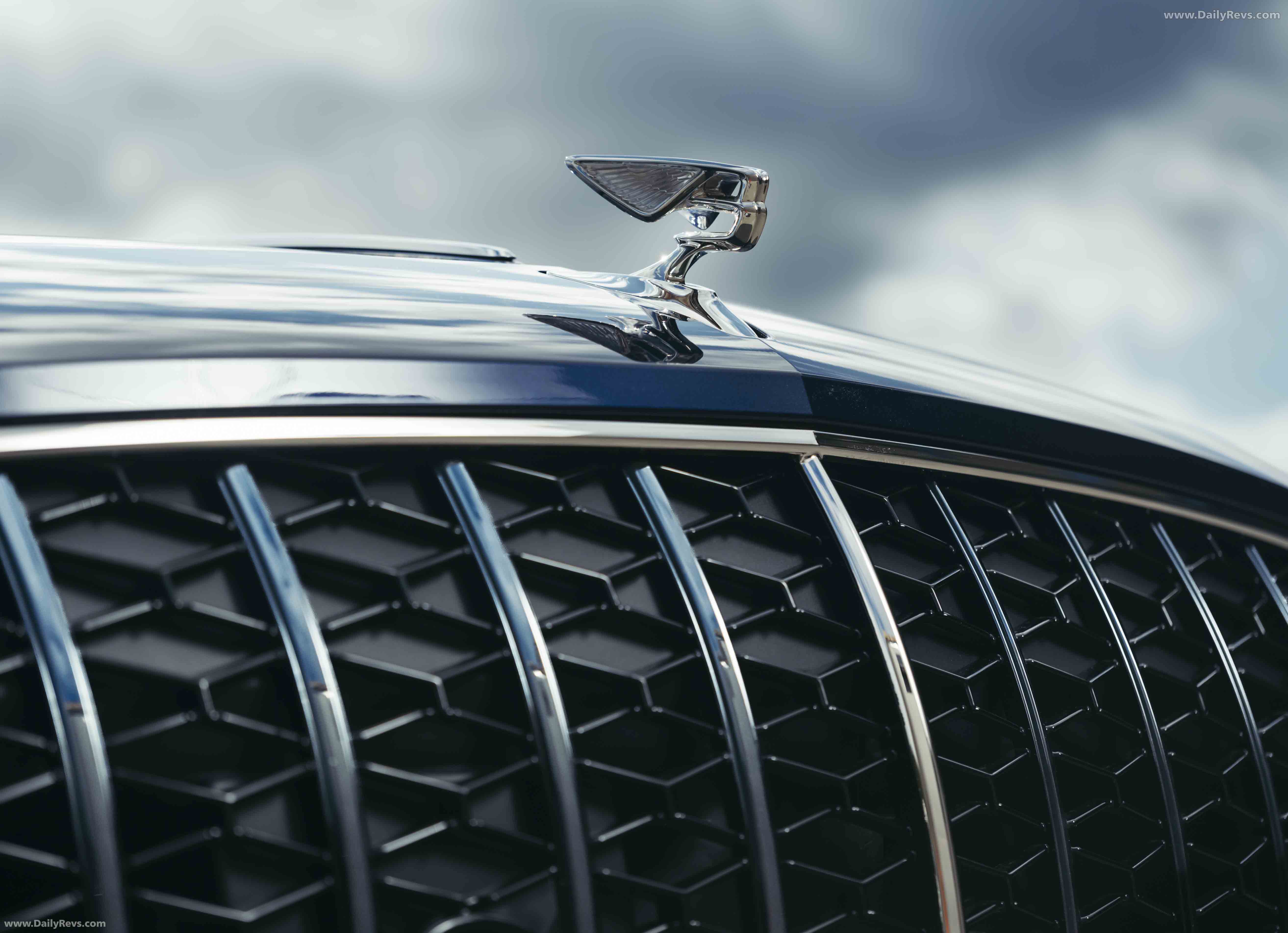 2025 Bentley Flying Spur Azure Exterior
