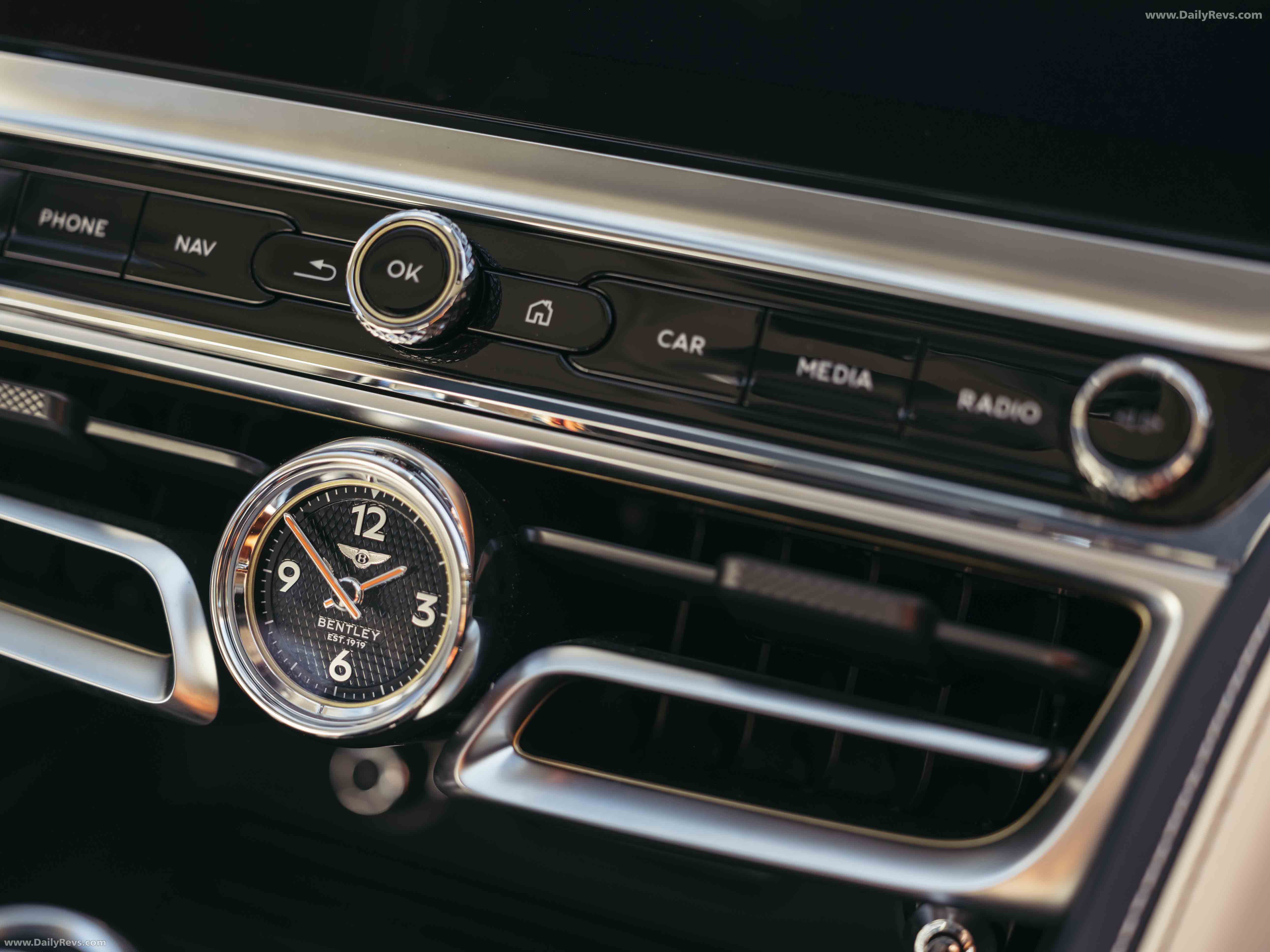 2025 Bentley Flying Spur Azure Interior