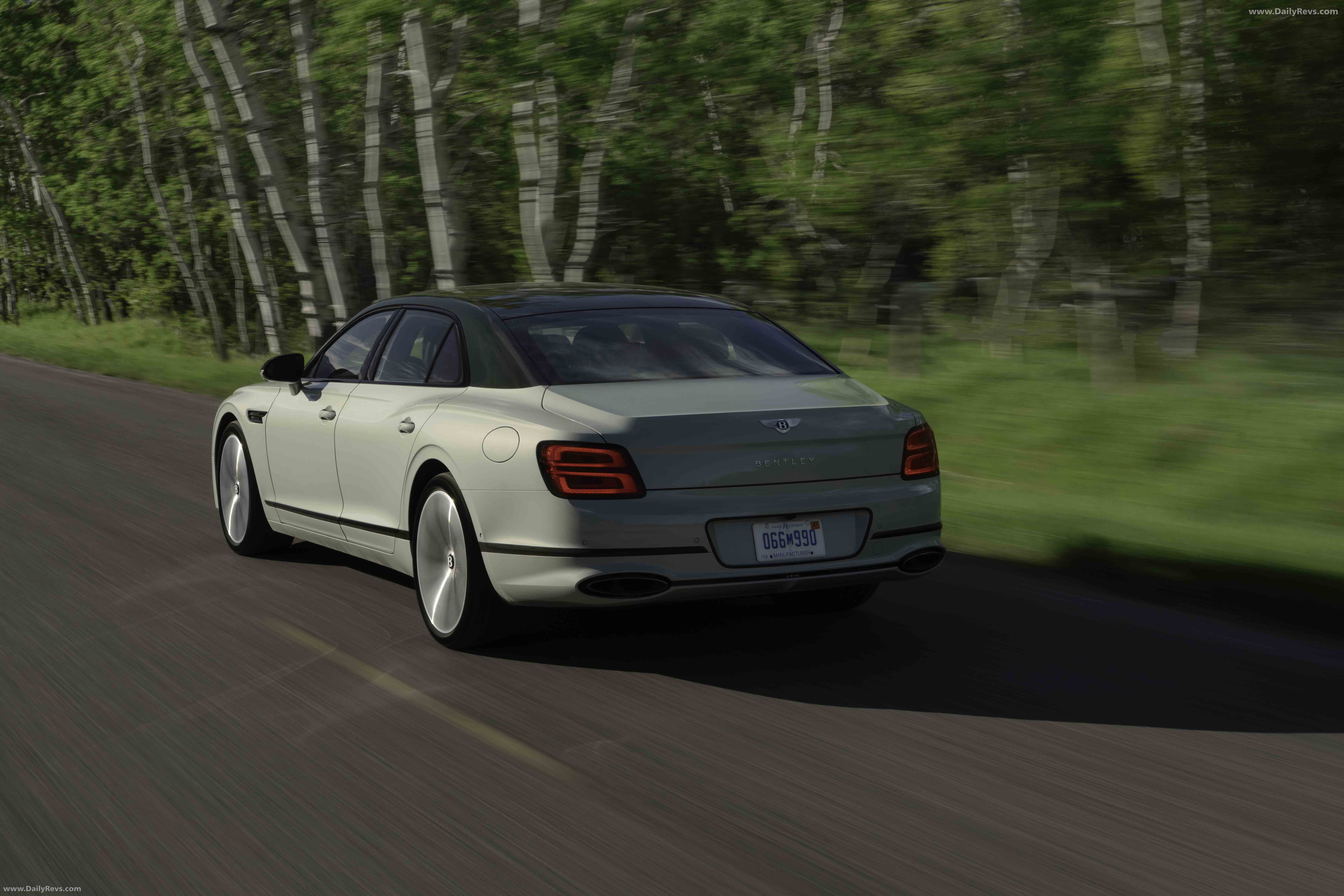 2025 Bentley Flying Spur Cumbarian Green Rear View