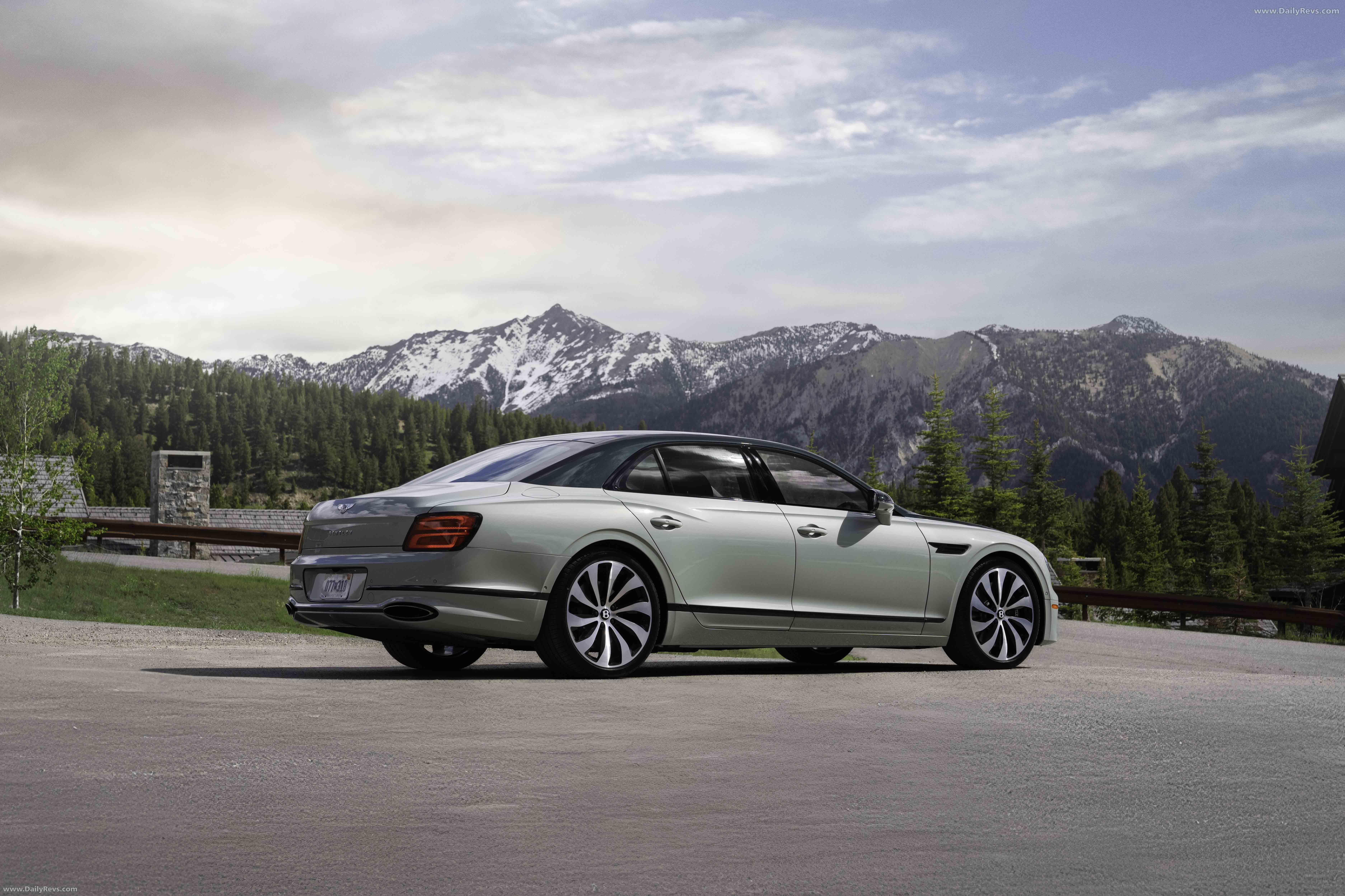 2025 Bentley Flying Spur Cumbarian Green Rear View
