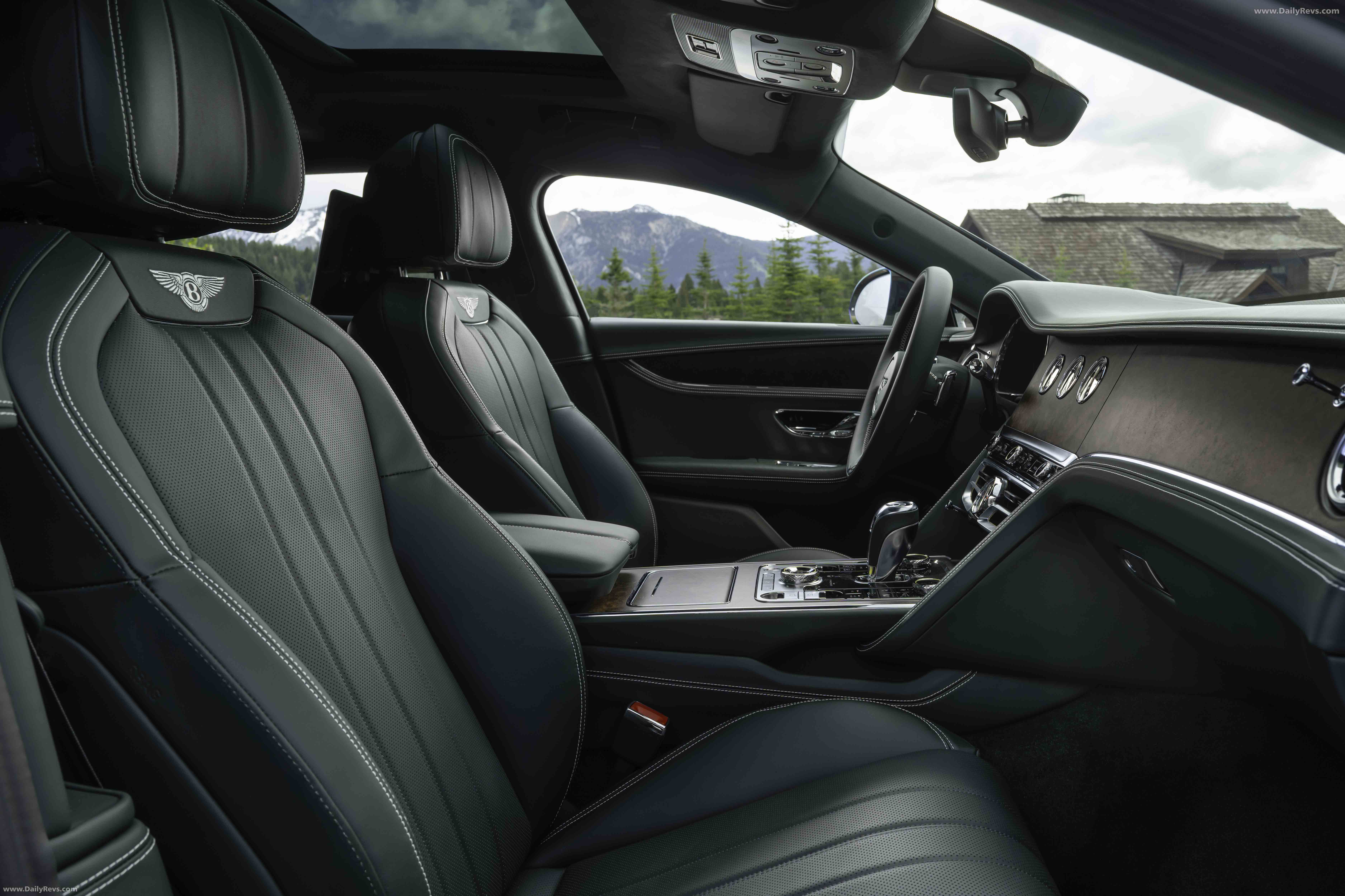 2025 Bentley Flying Spur Cumbarian Green Interior