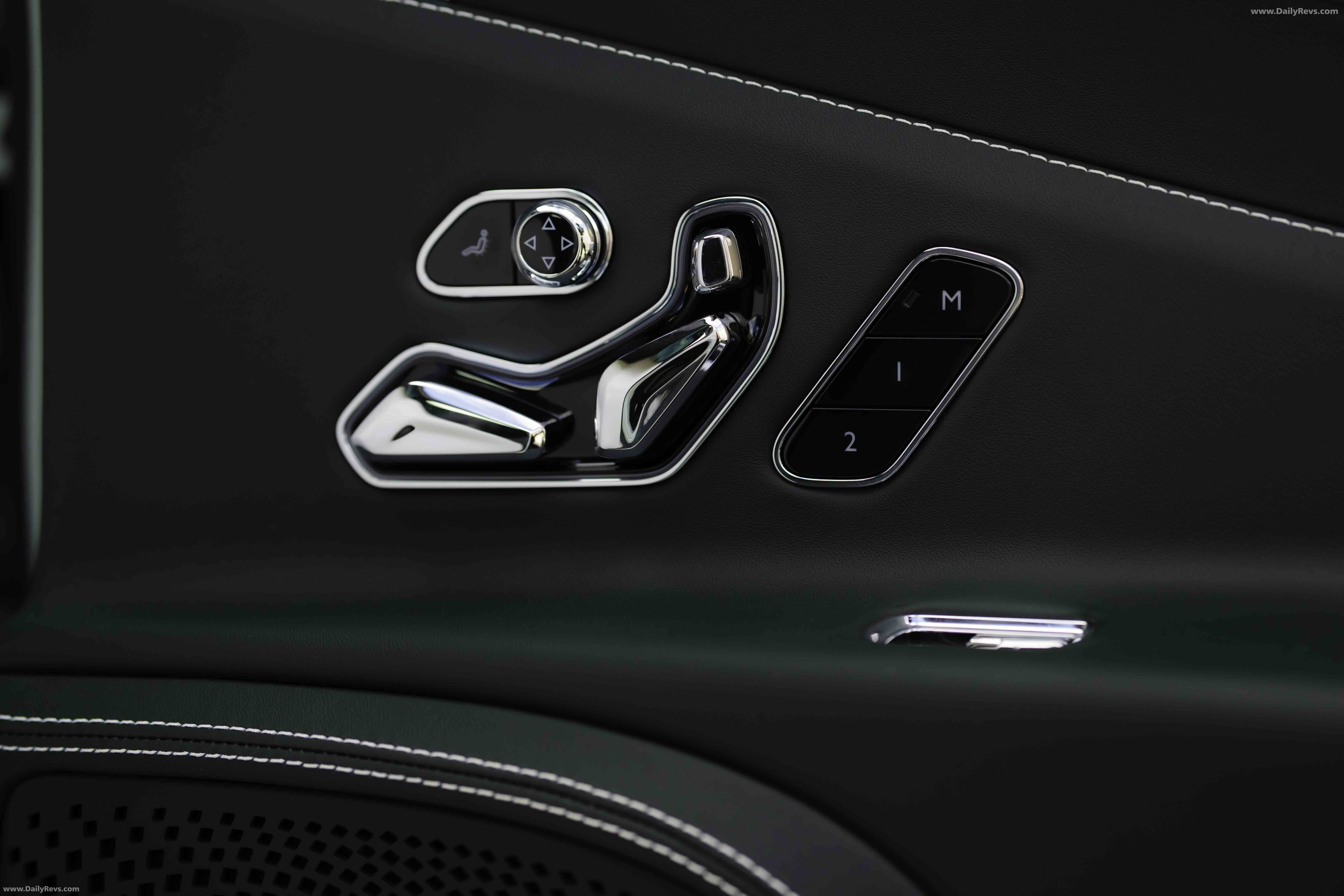 2025 Bentley Flying Spur Cumbarian Green Interior