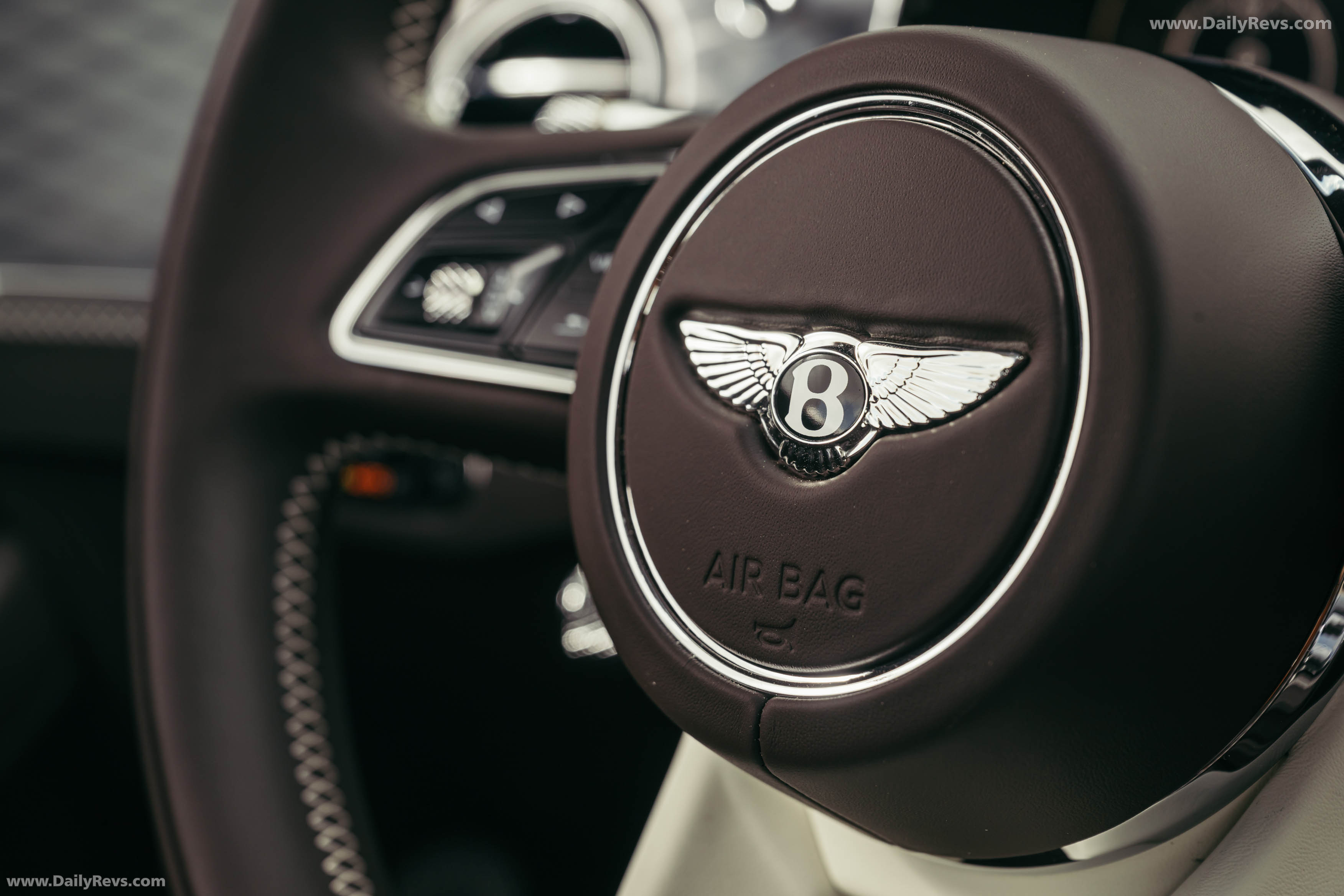 2025 Bentley Continental GT Cricket Ball Satin Interior