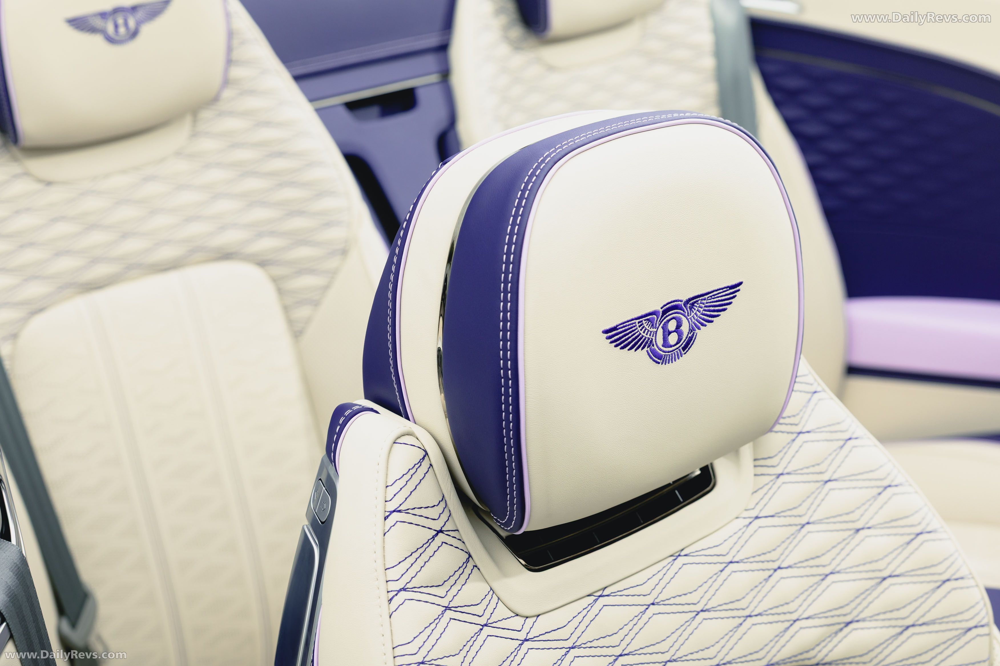 2026 Bentley Continental GTC Violette Interior