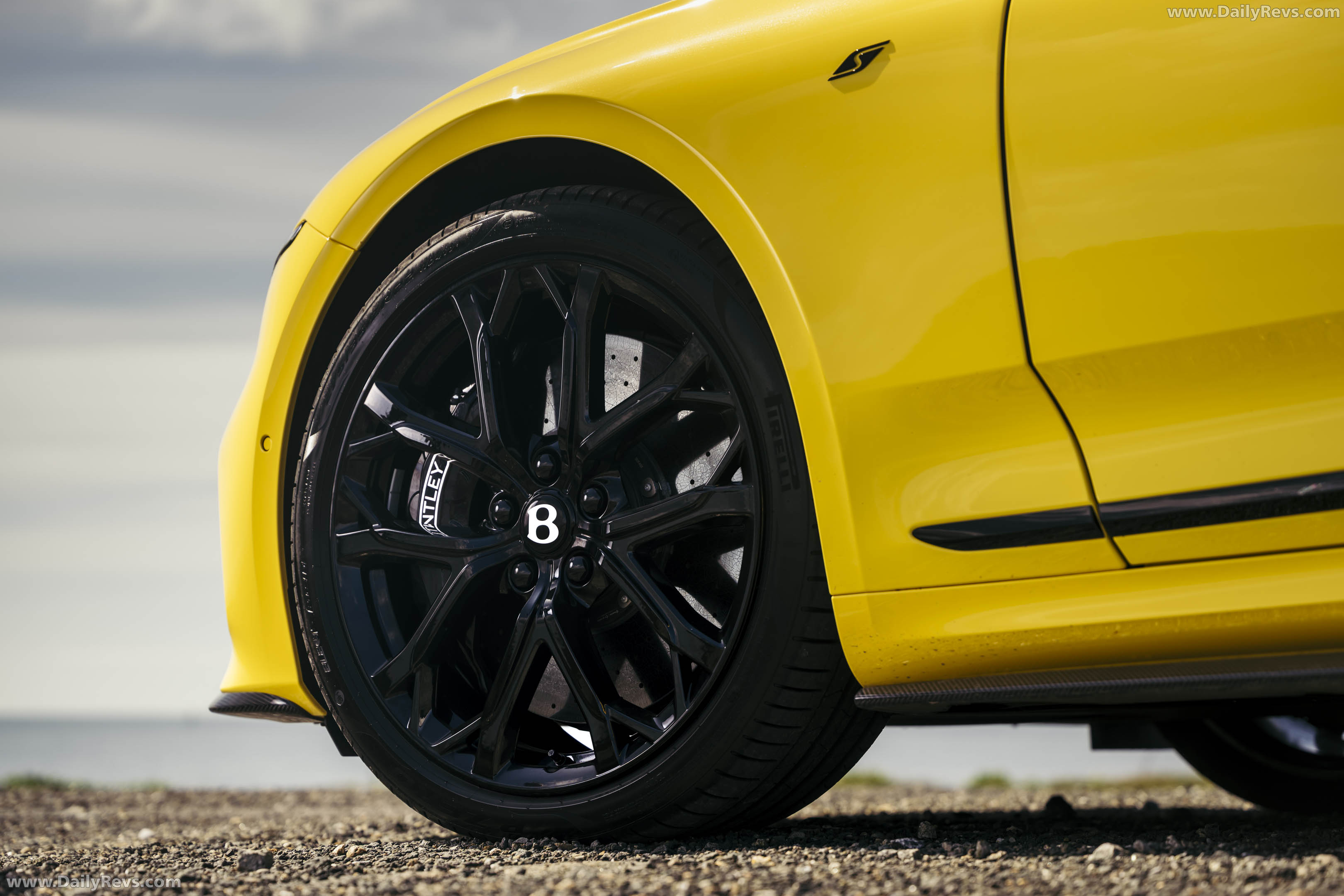 2027 Bentley Continental GTC S Cyber Yellow Exterior