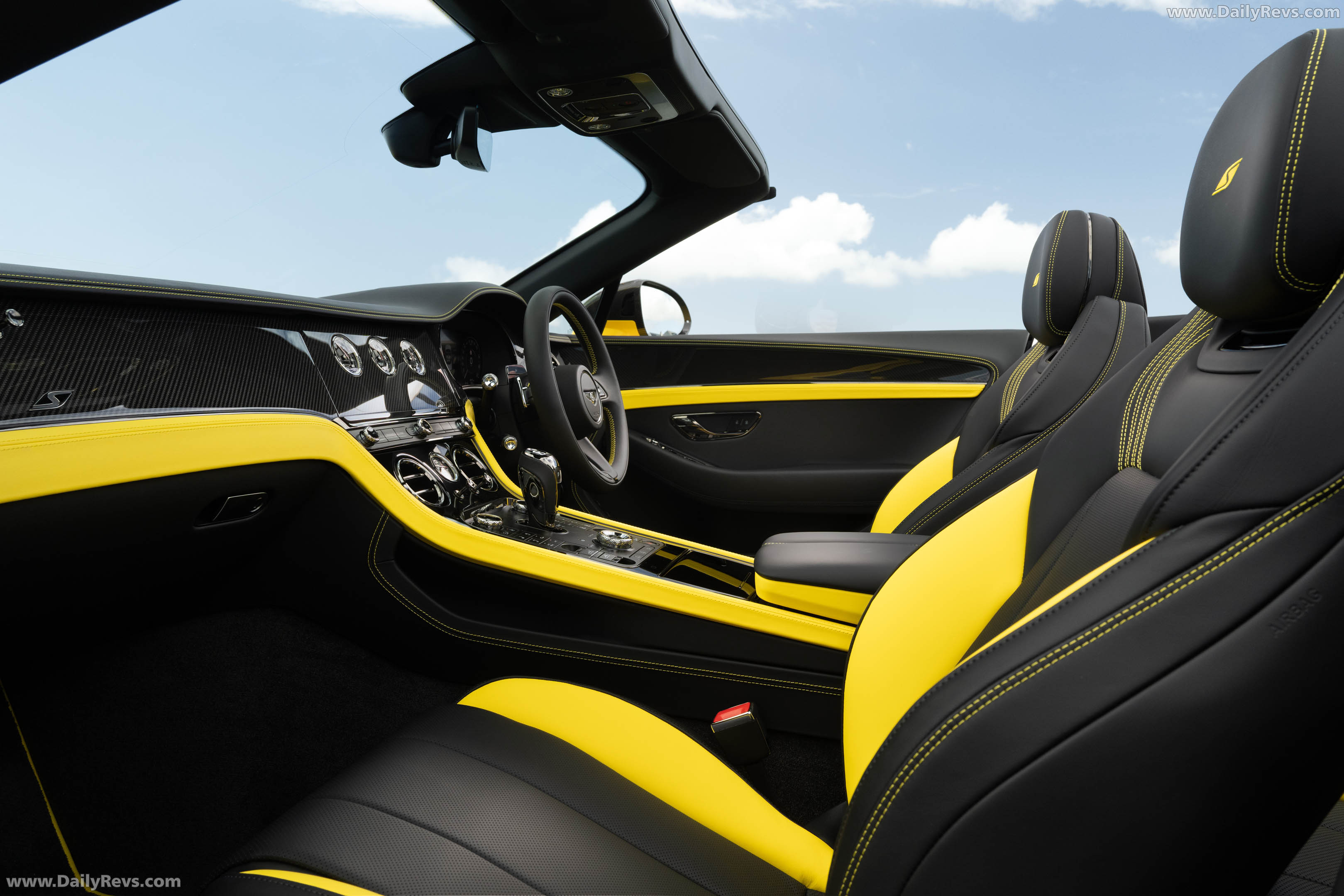 2027 Bentley Continental GTC S UK Version Interior