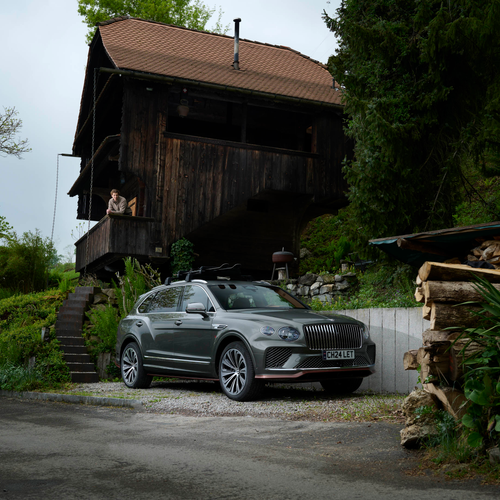 2026 Bentley Bentayga EWB Chalet Edition Front View