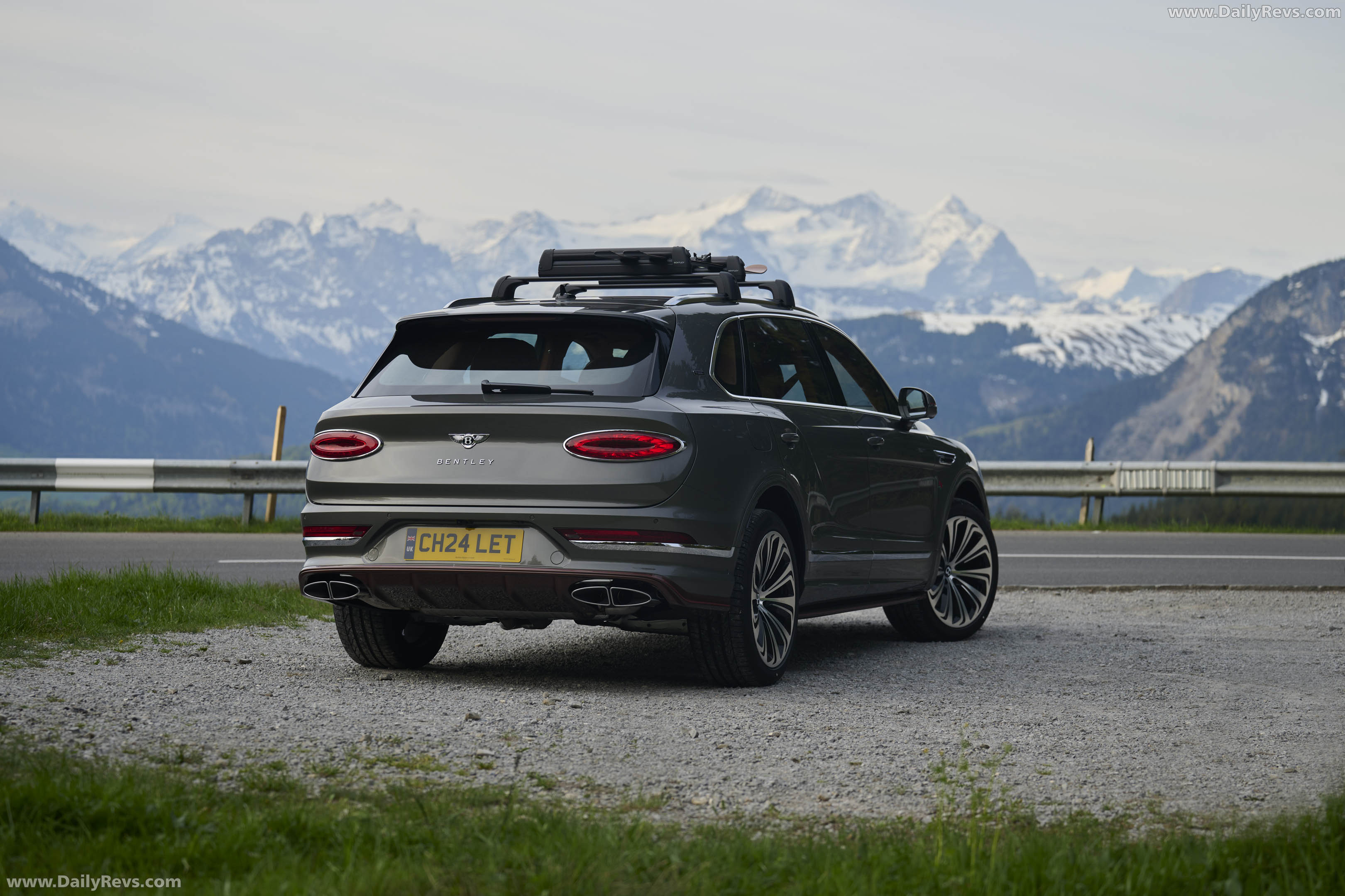 2026 Bentley Bentayga EWB Chalet Edition Rear View