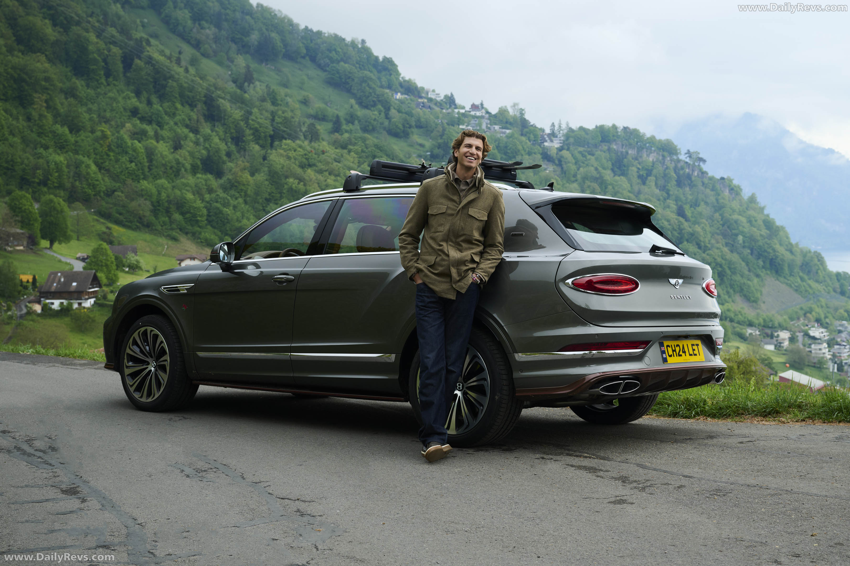 2026 Bentley Bentayga EWB Chalet Edition Rear View
