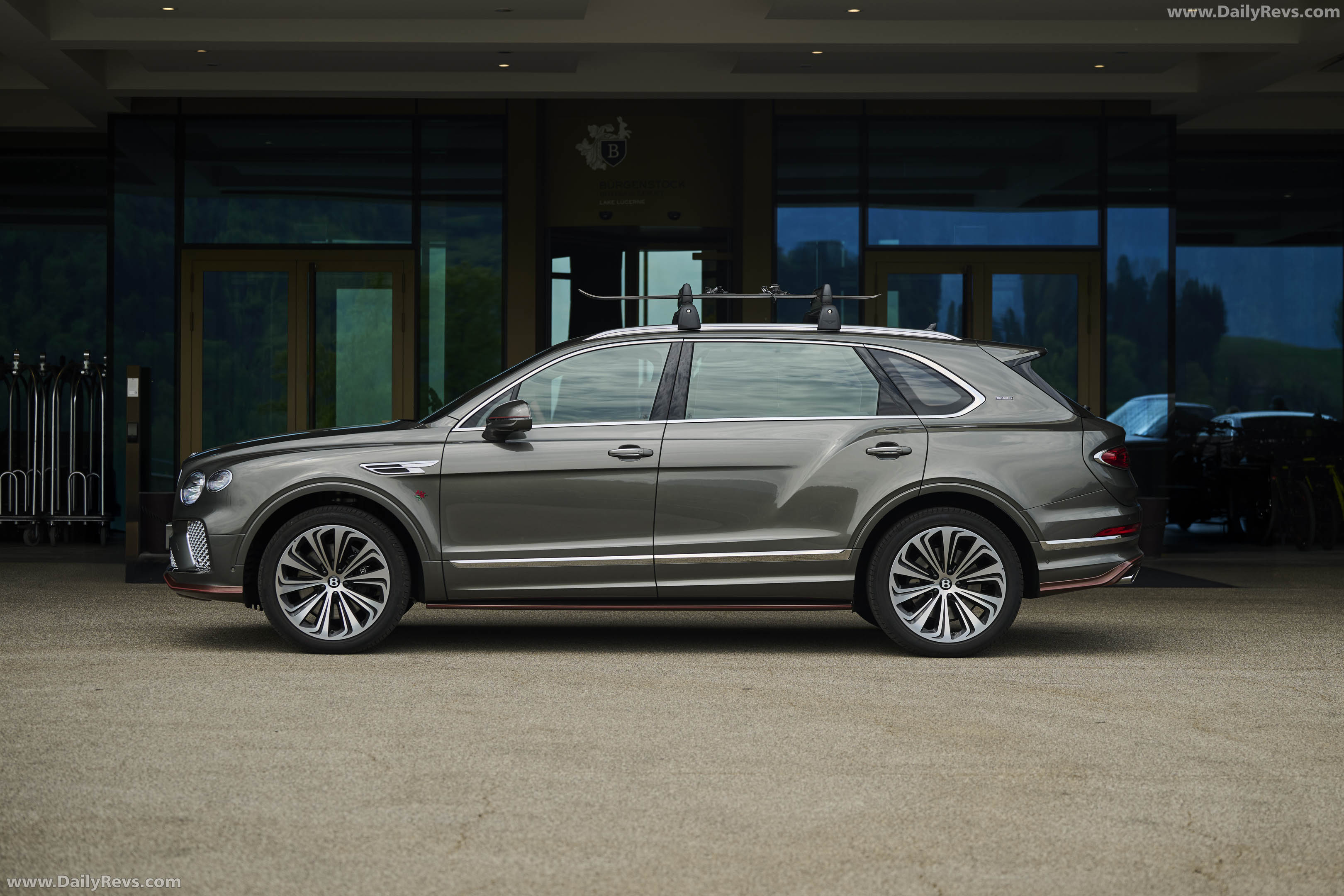 2026 Bentley Bentayga EWB Chalet Edition Side View