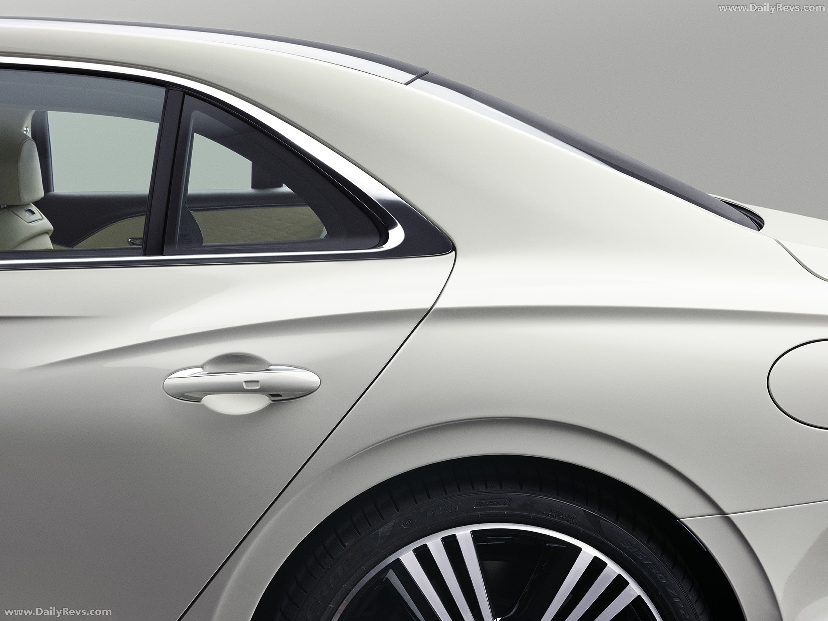2027 Bentley Flying Spur Exterior