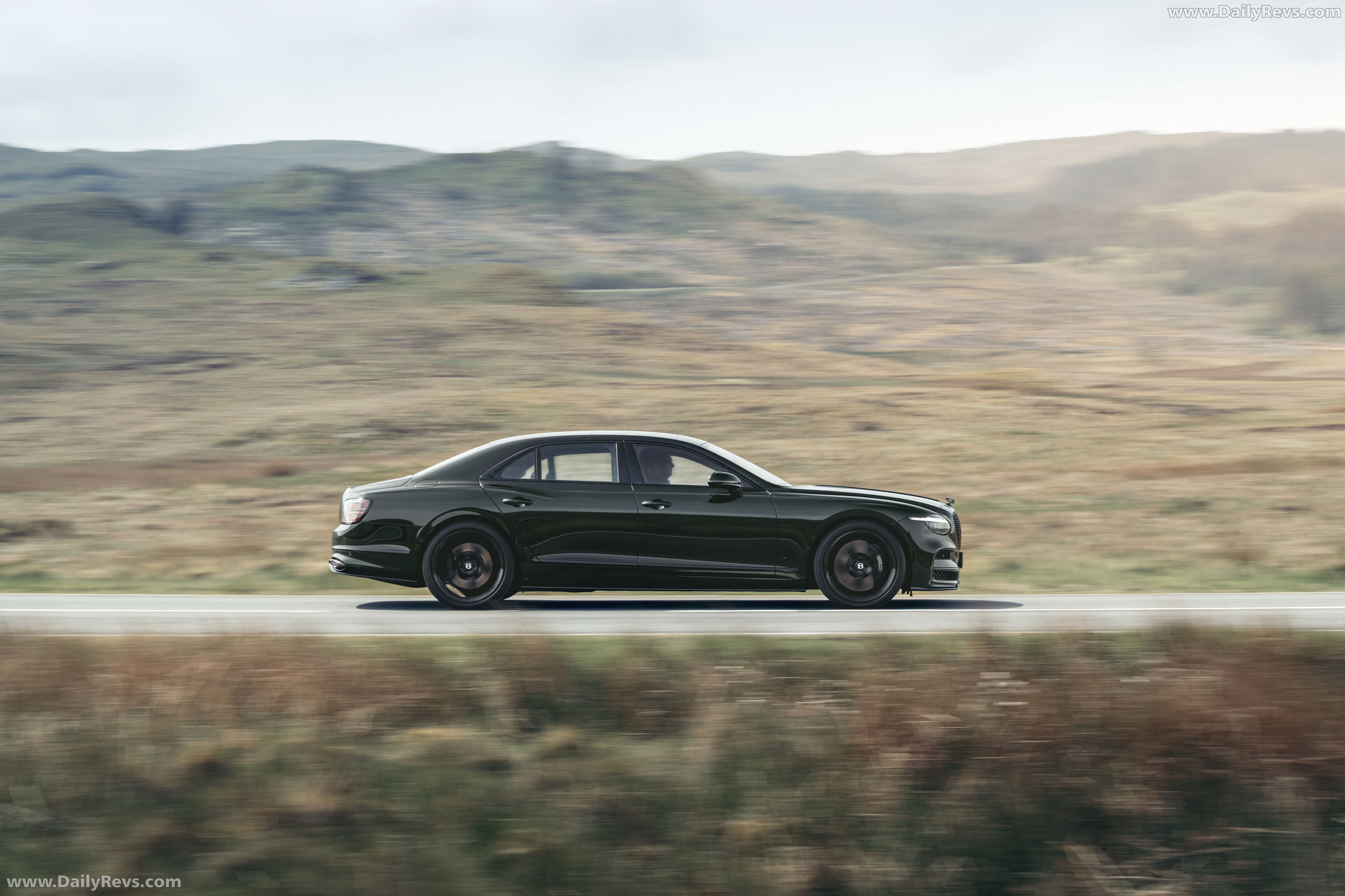 2027 Bentley Flying Spur S Side View