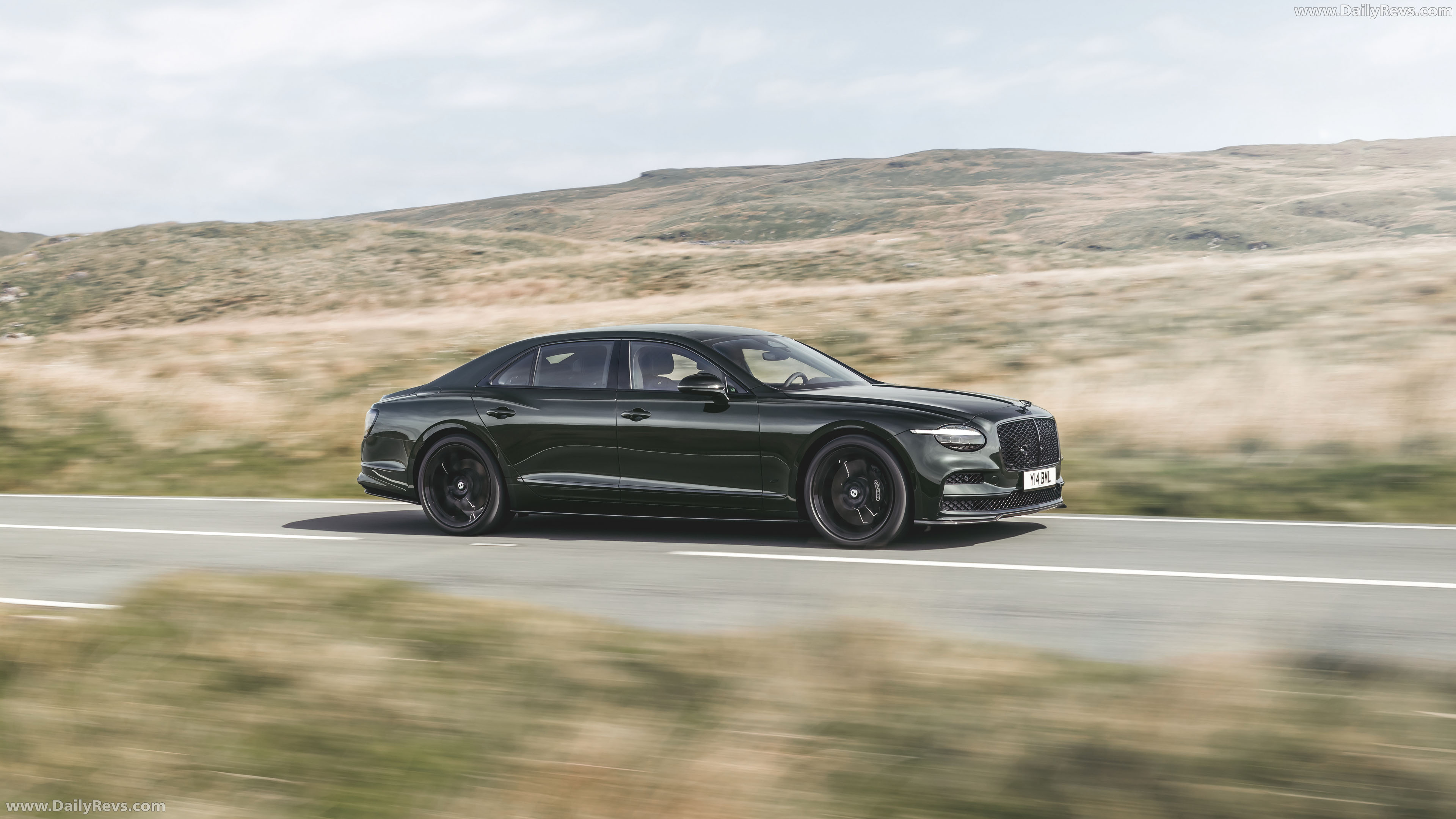 2027 Bentley Flying Spur S Side View