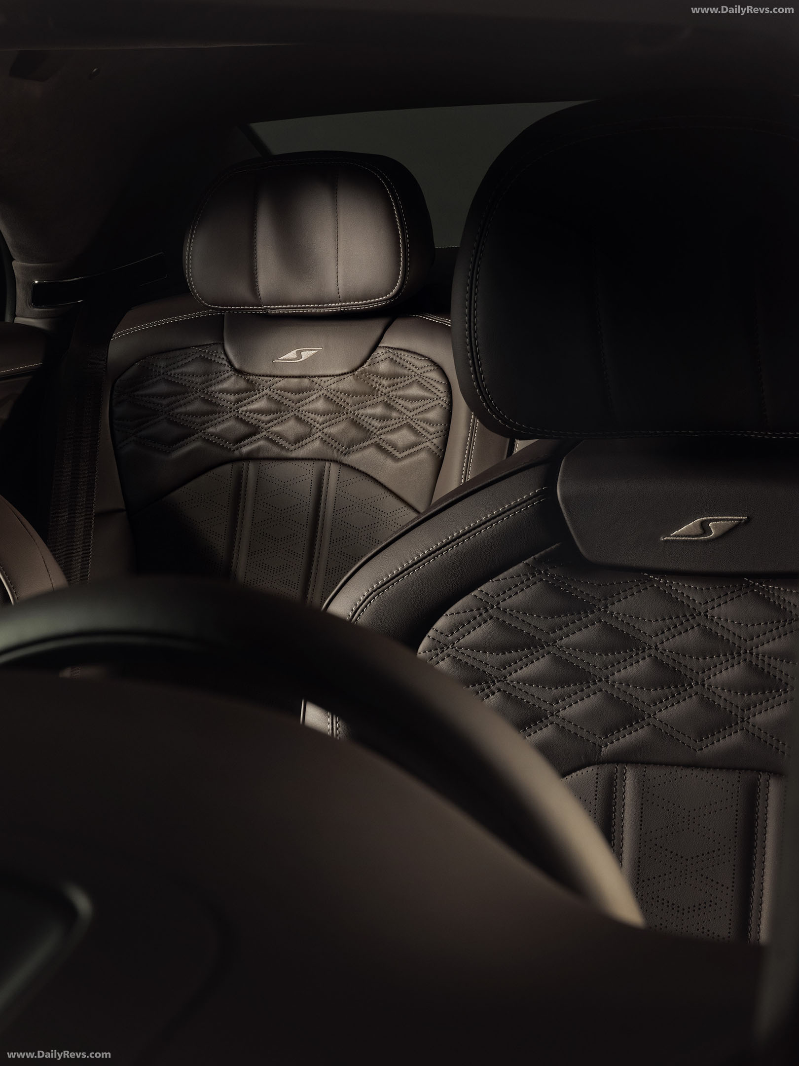 2027 Bentley Flying Spur S Interior