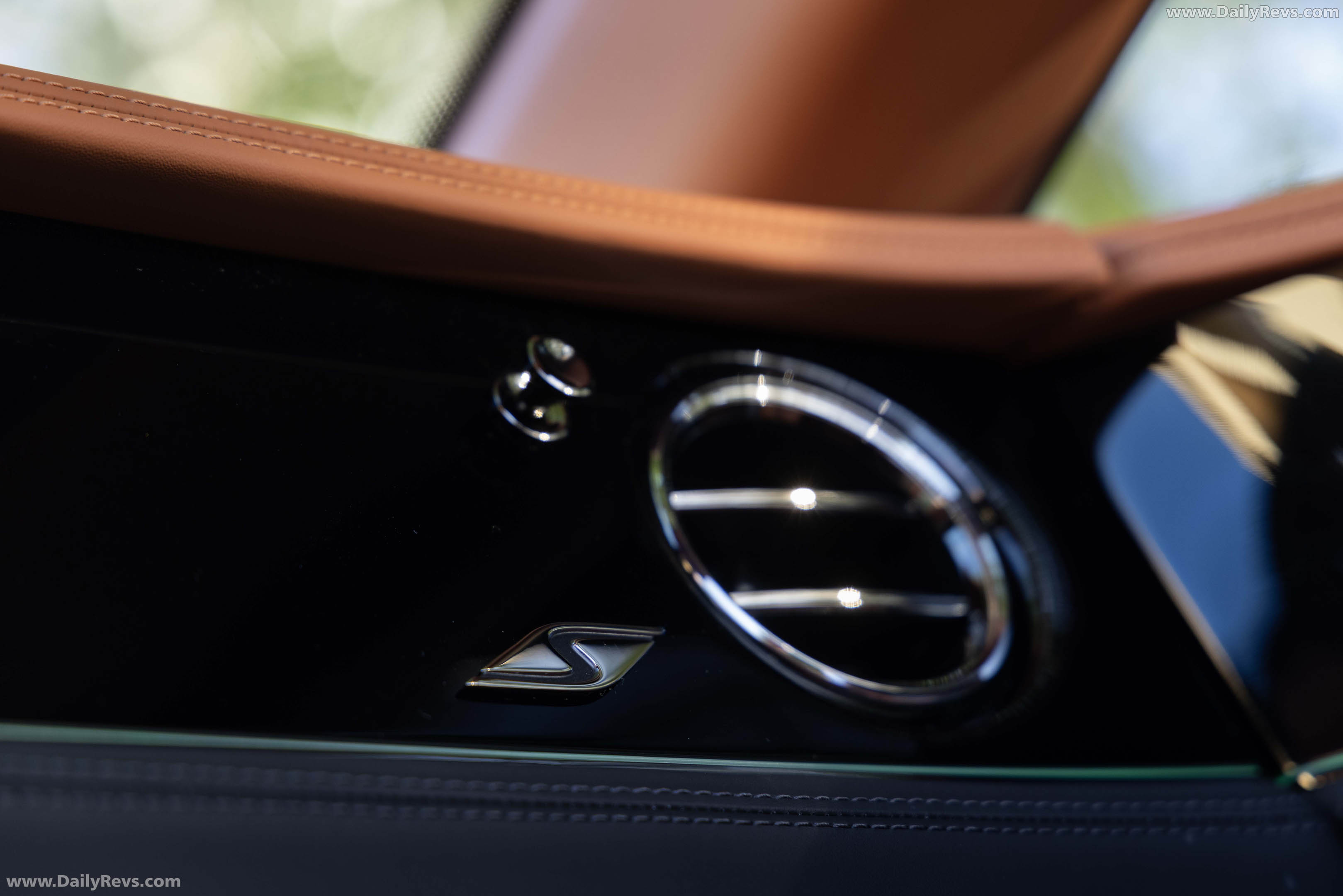 2027 Bentley Continental GTC S Barnato Interior