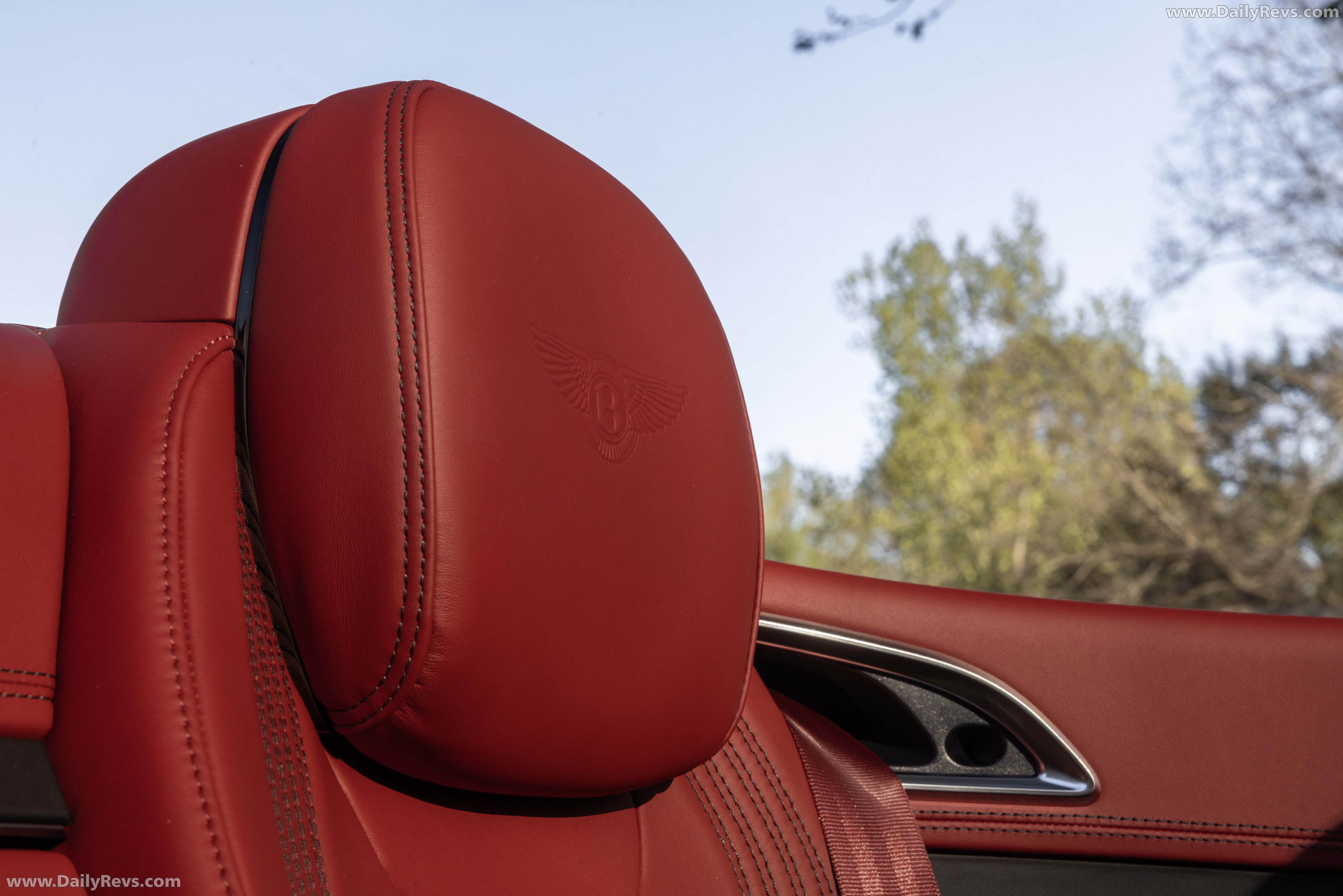 2027 Bentley Continental GTC S Glacier White Interior