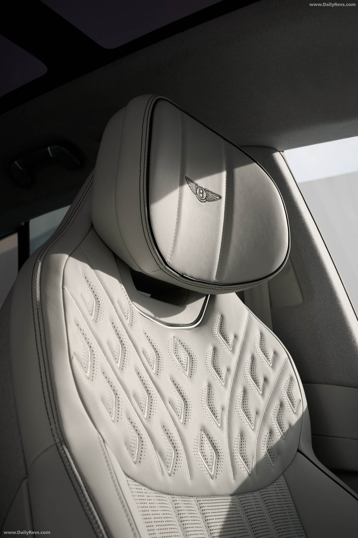 2028 Bentley Torcal Interior