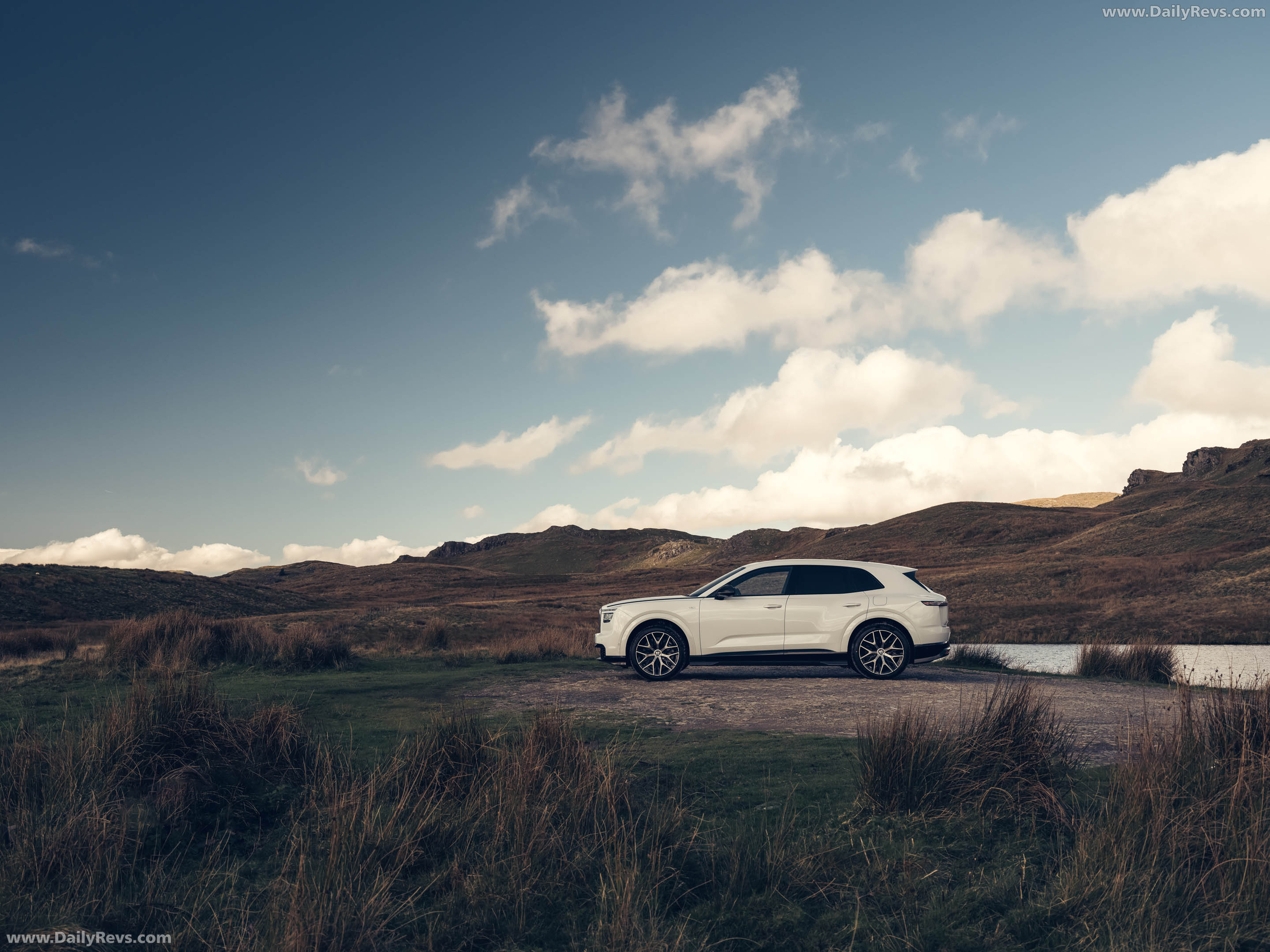 2027 Bentley Torcal First Edition Side View