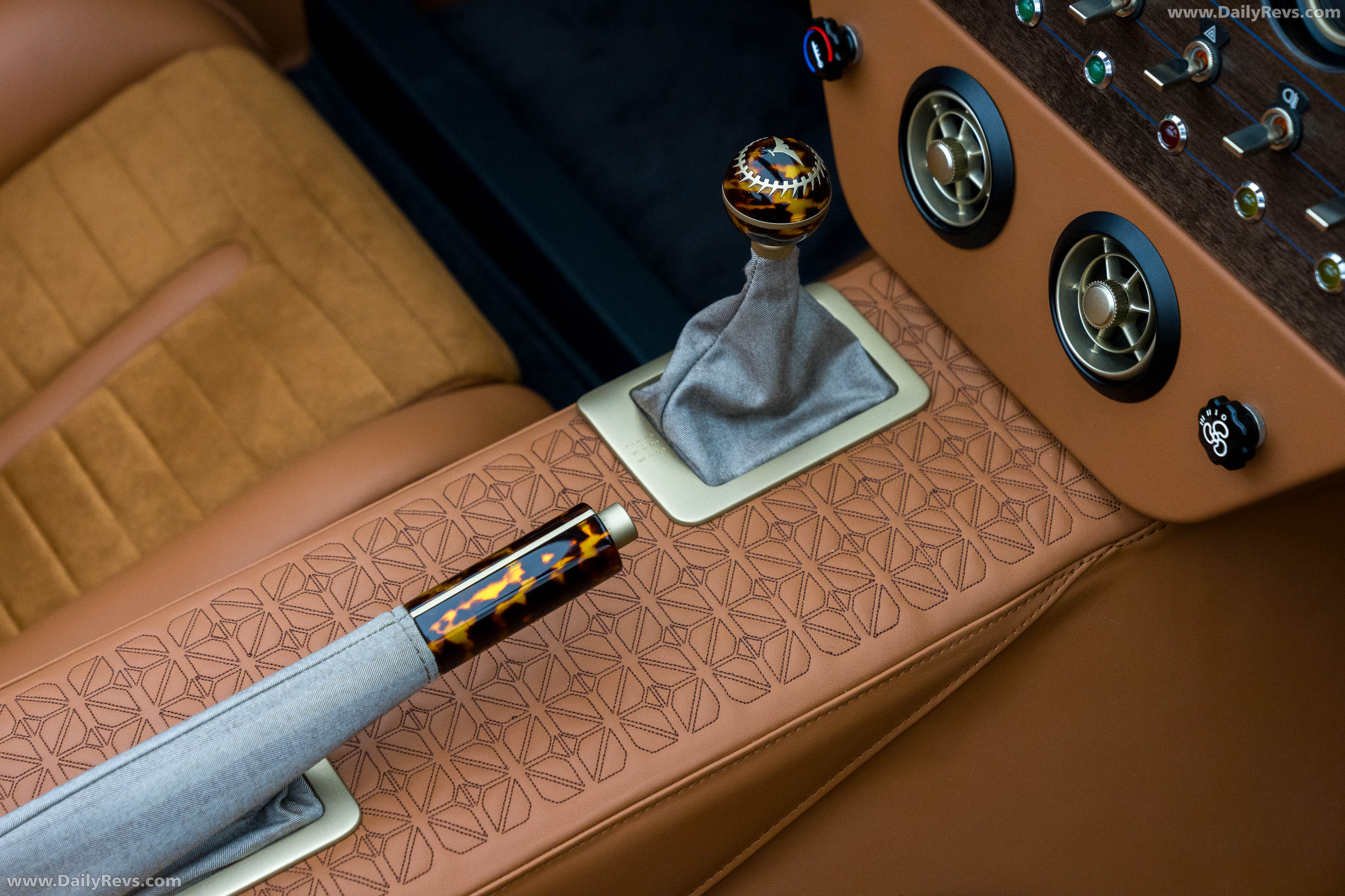 2026 Bizzarrini 5300 Aperta Lusso Interior