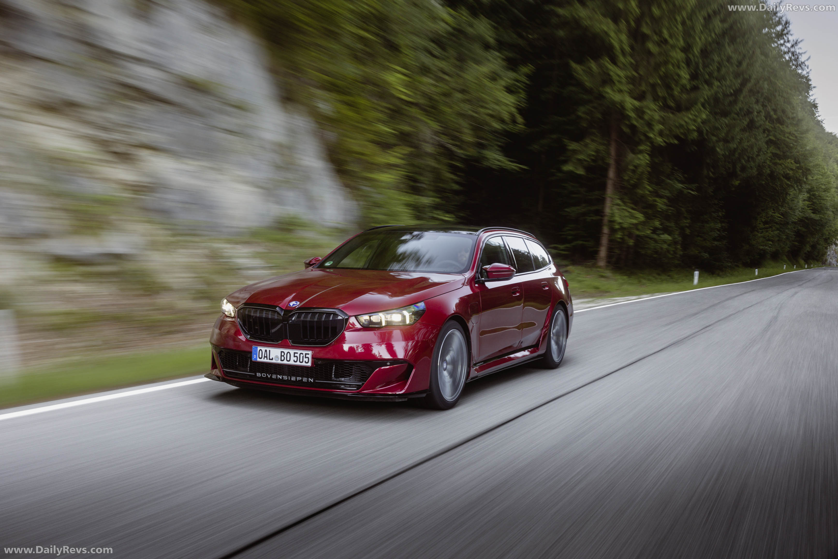 2027 Bovensiepen 05 GT Fire Red Front View