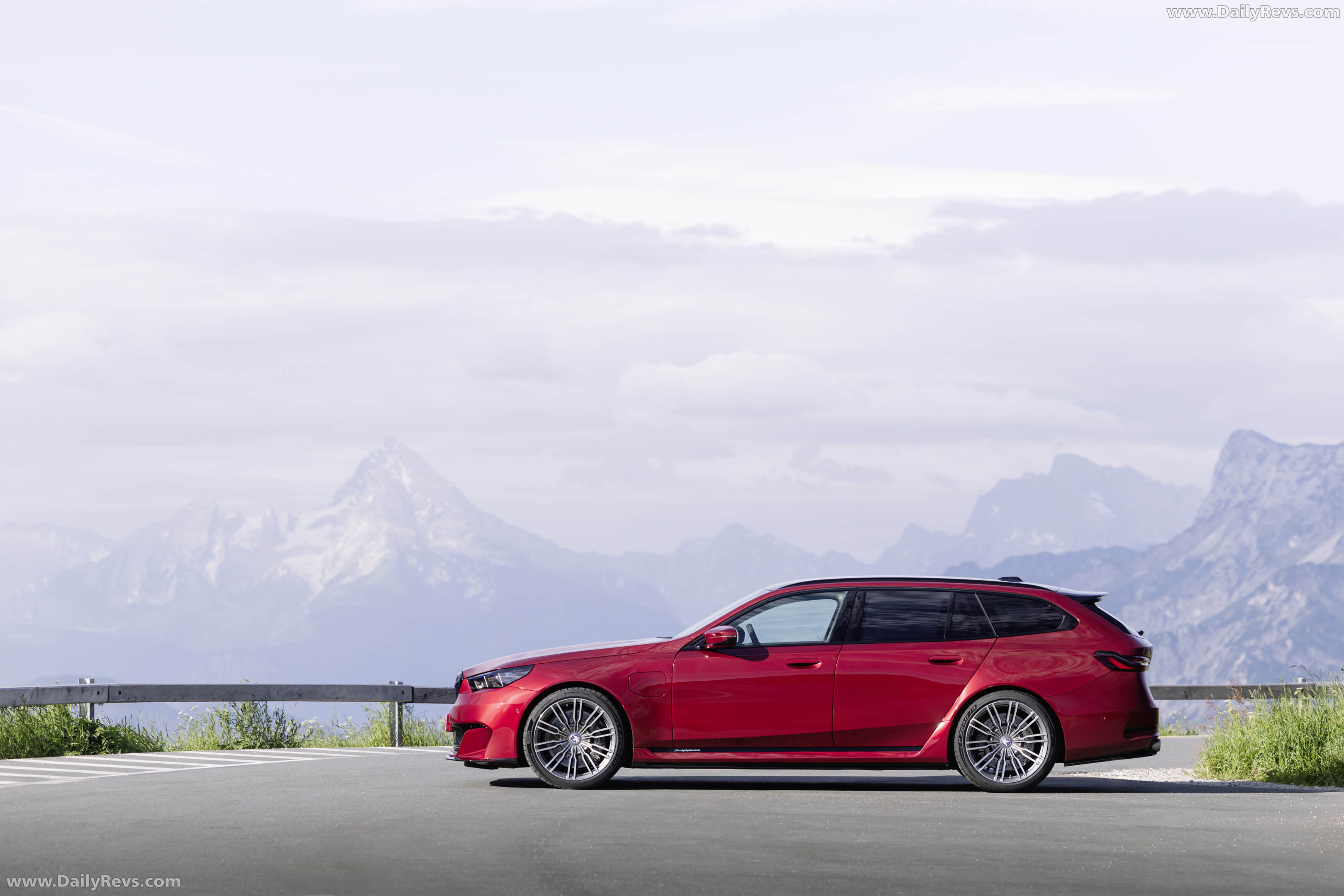 2027 Bovensiepen 05 GT Fire Red Side View