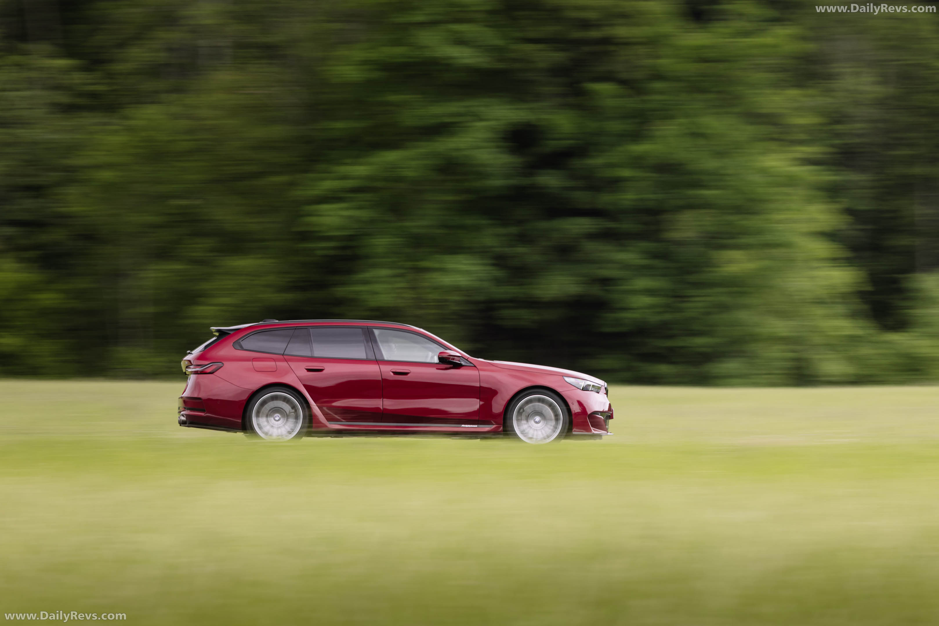 2027 Bovensiepen 05 GT Fire Red Side View