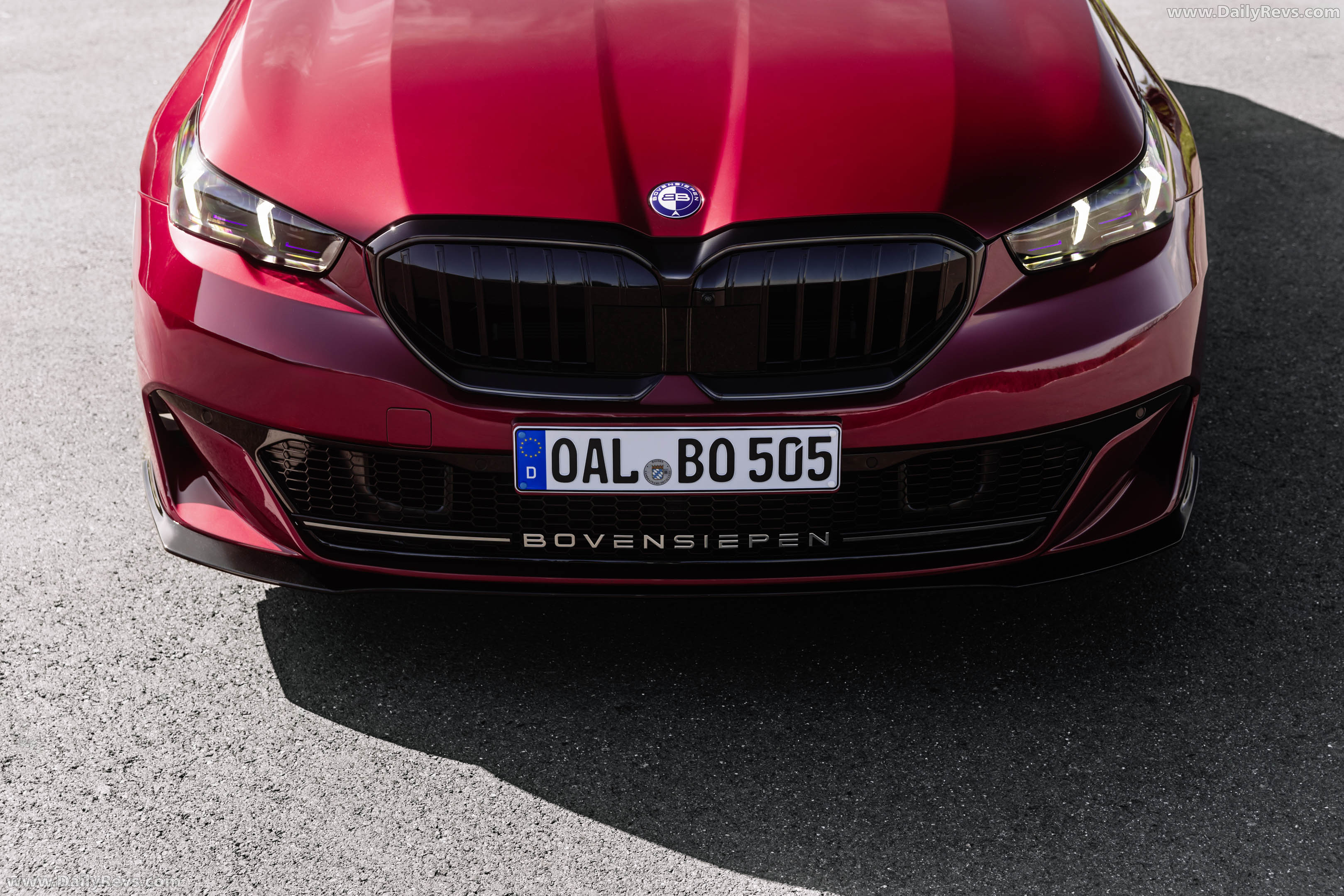 2027 Bovensiepen 05 GT Fire Red Exterior