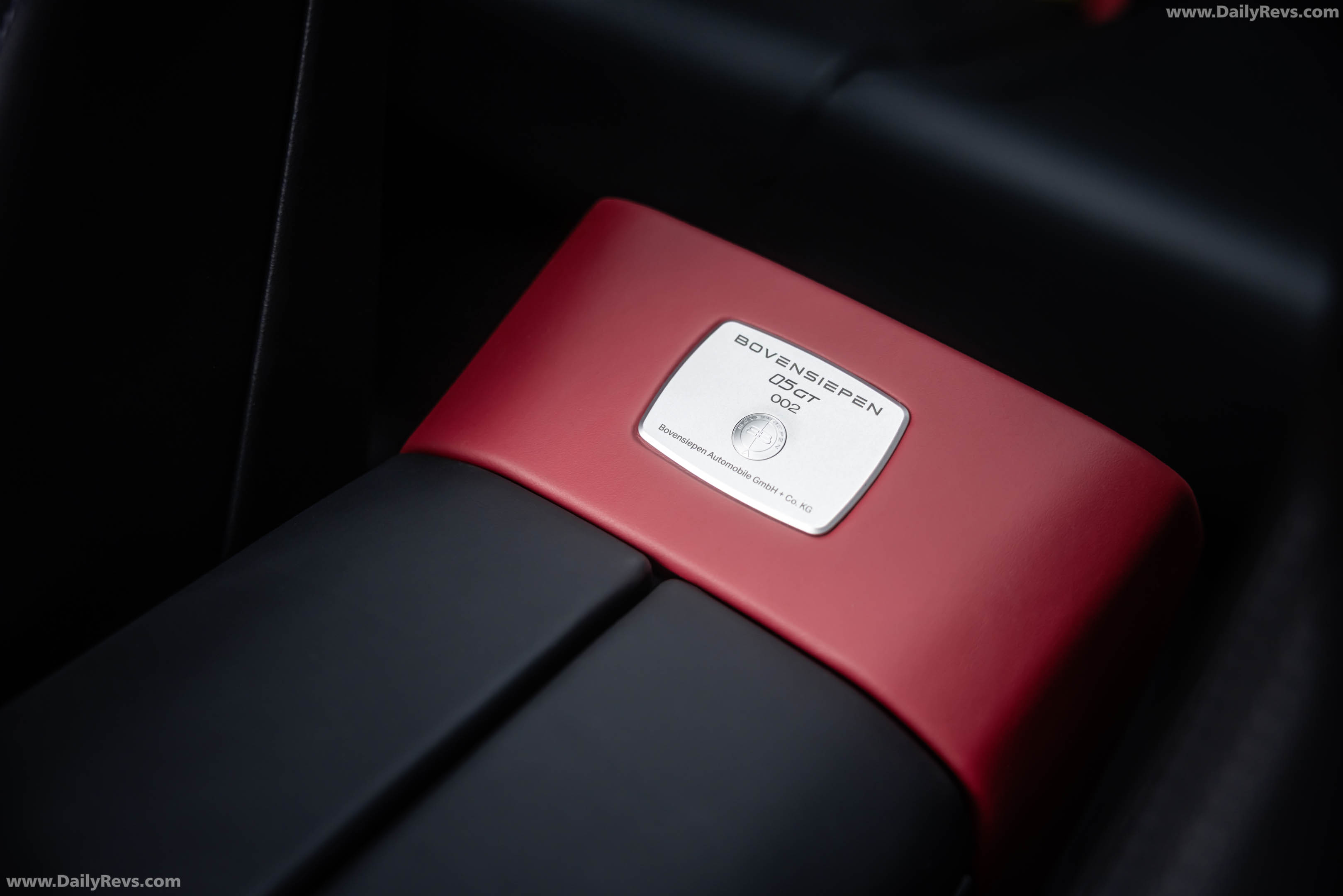 2027 Bovensiepen 05 GT Fire Red Interior