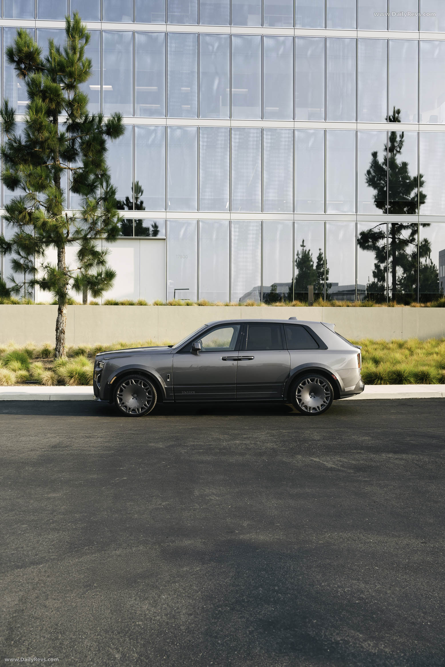 2026 Brabus 700 Rolls-Royce Cullinan Series II Side View