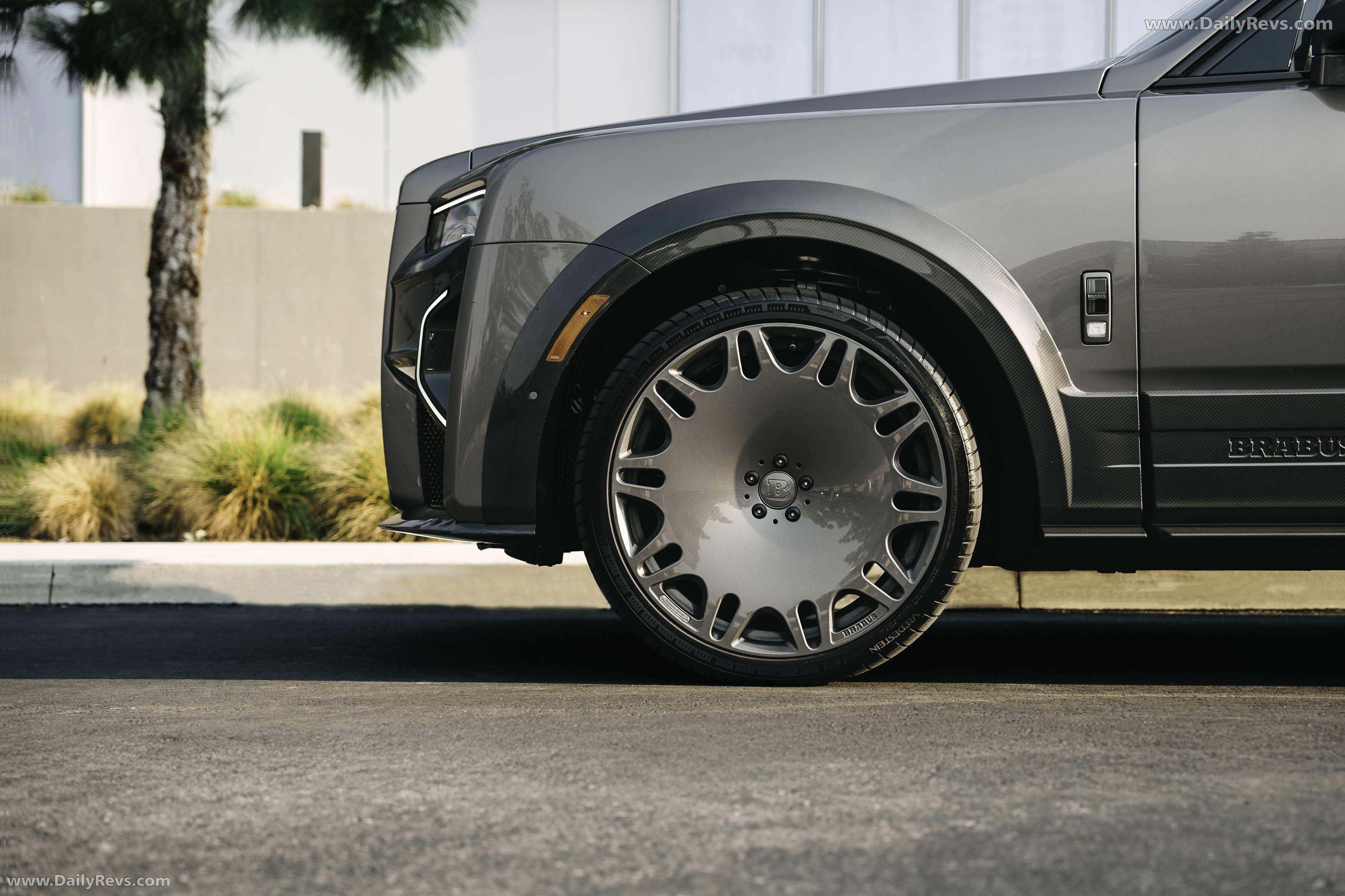 2026 Brabus 700 Rolls-Royce Cullinan Series II Exterior
